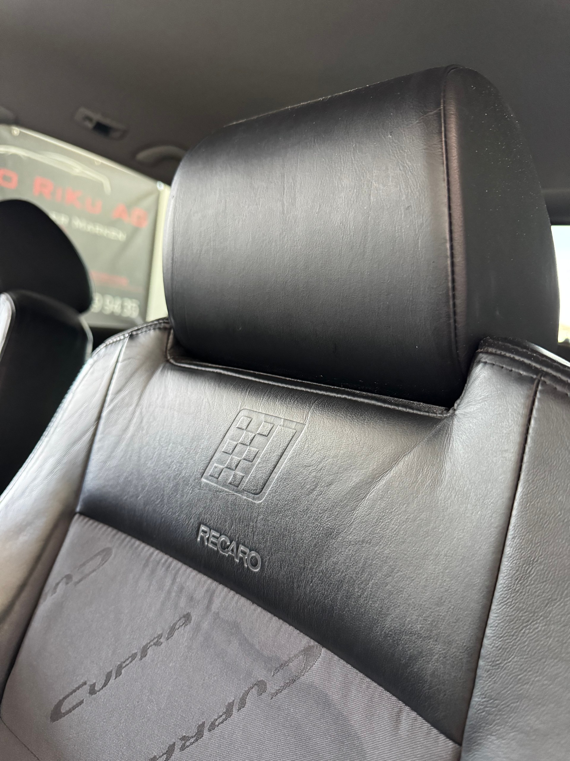 SEAT Leon 2.8 Cupra 4-image-16