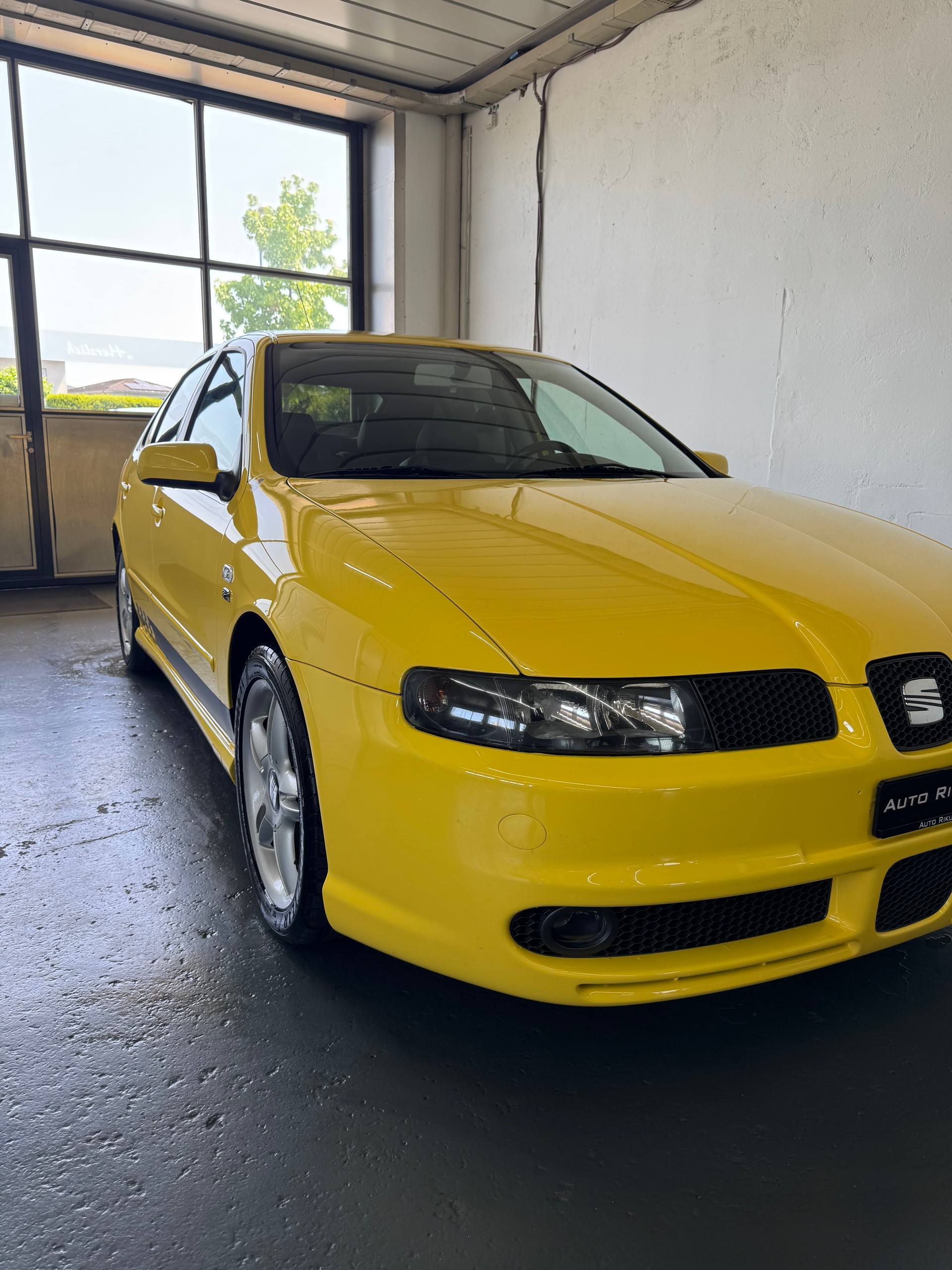 SEAT Leon 2.8 Cupra 4-image-2