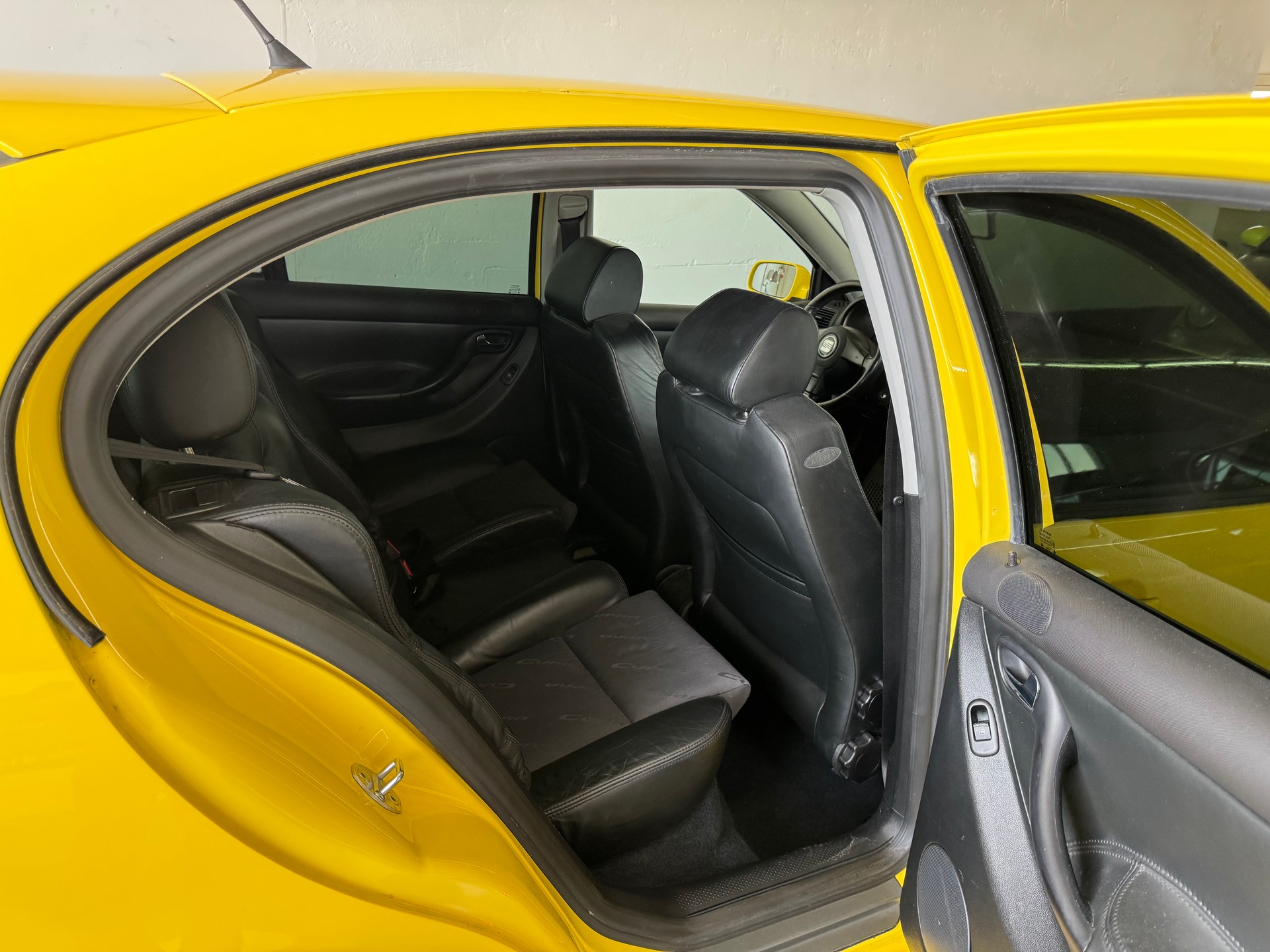 SEAT Leon 2.8 Cupra 4-image-22