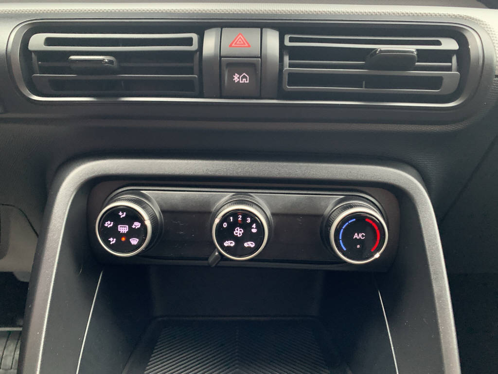 CITROEN C3 Electrique 113ch Automatique YOU-image-8