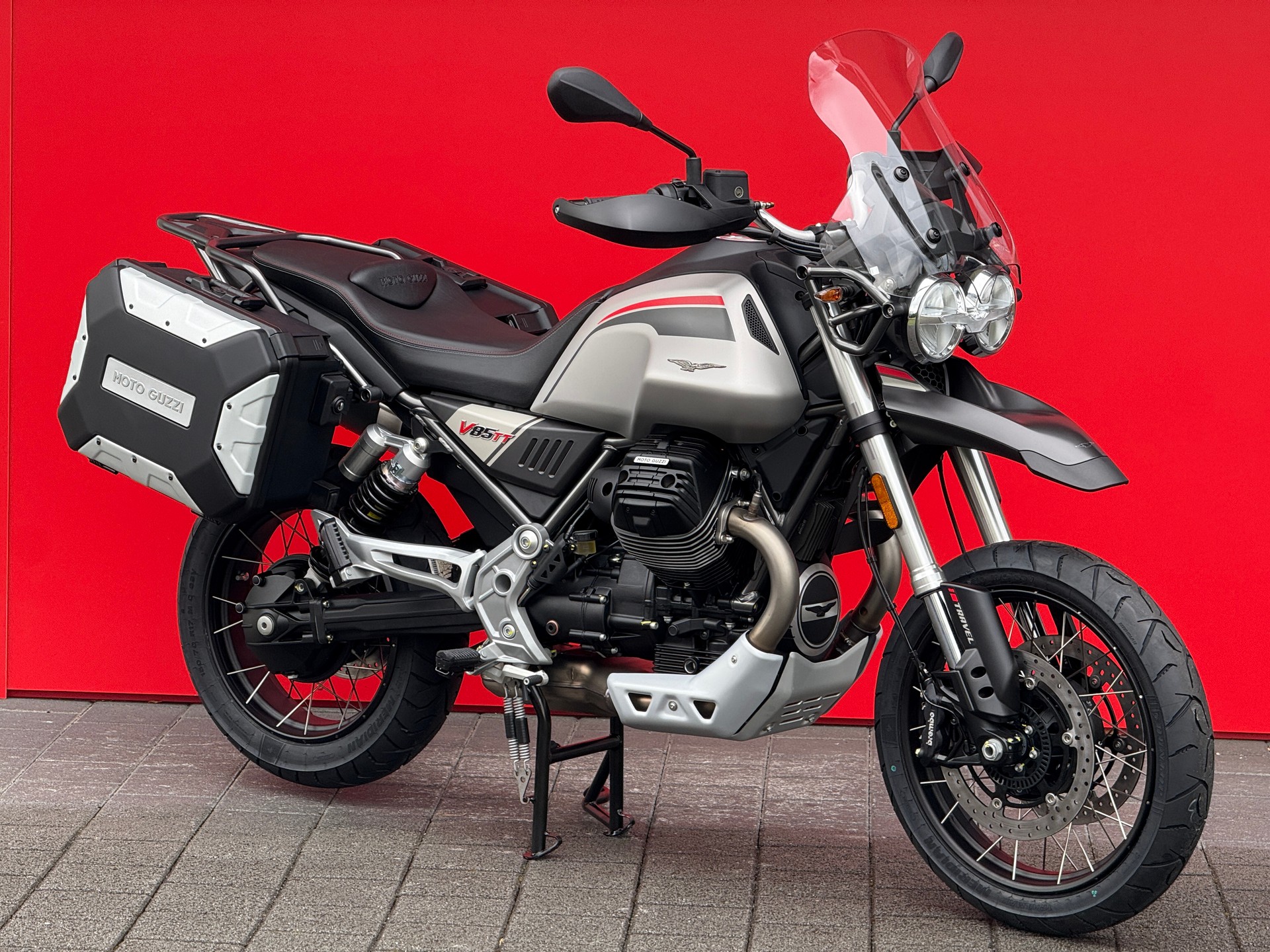 MOTO GUZZI V85 TT Travel Pack (35kW)-showroom-element-1