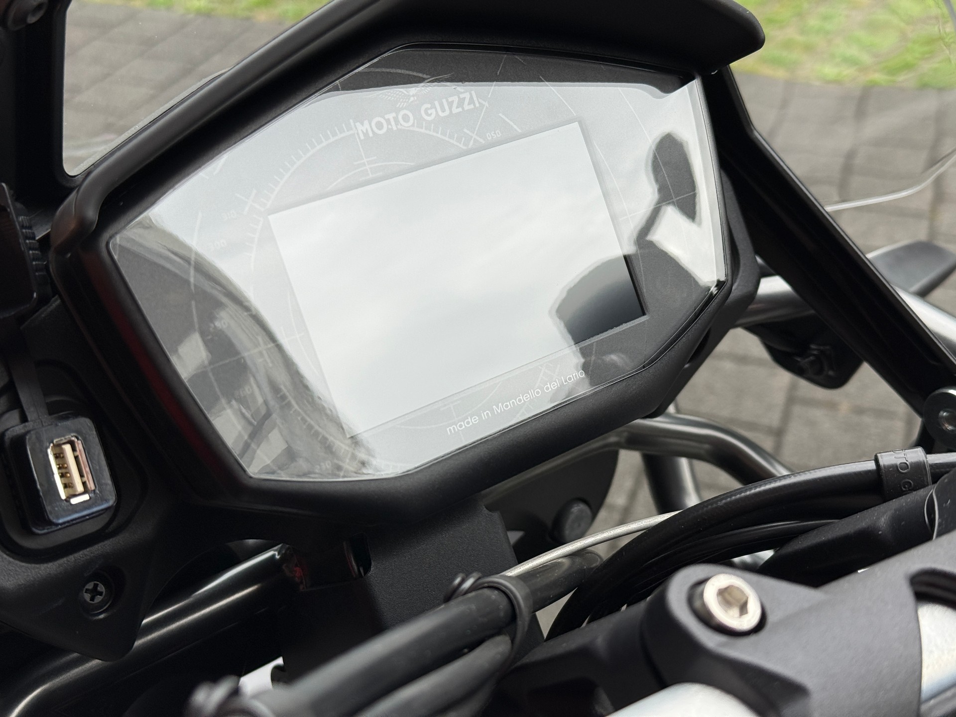 MOTO GUZZI V85 TT Travel Pack (35kW)-image-7