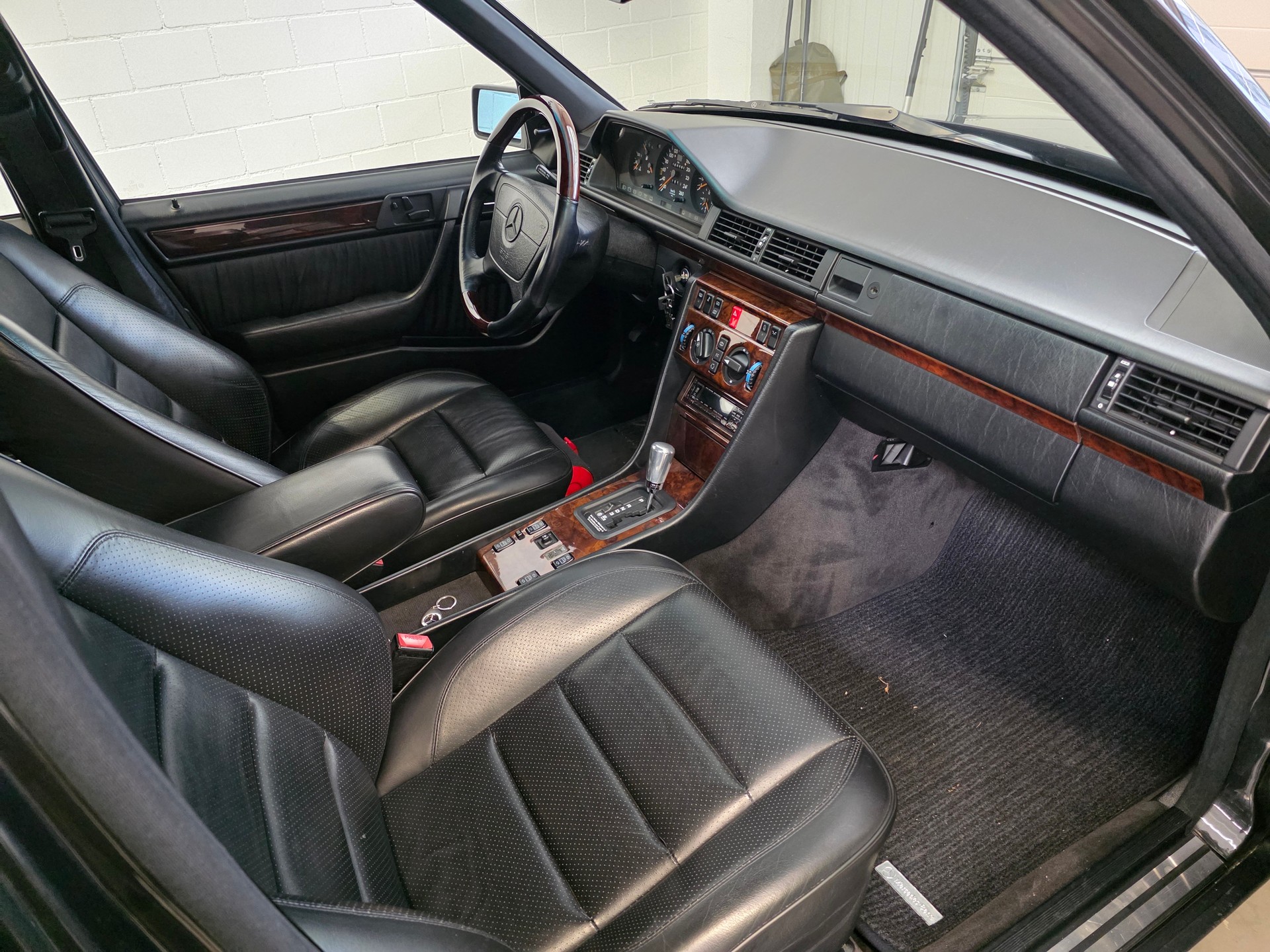 MERCEDES-BENZ 500 E Automatic-image-13