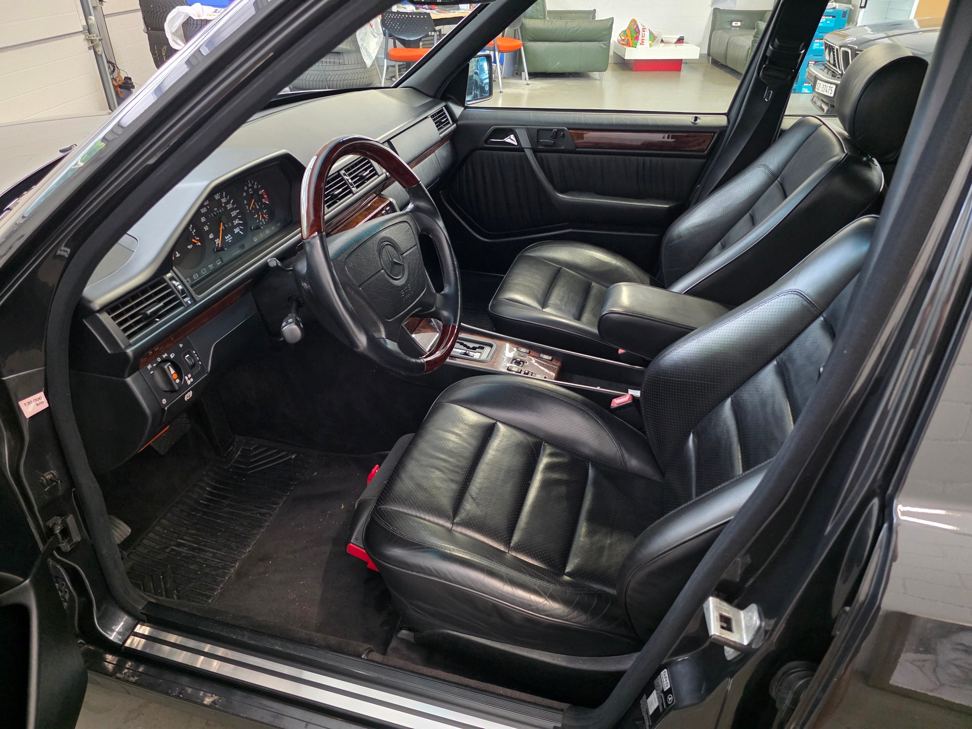 MERCEDES-BENZ 500 E Automatic-image-3