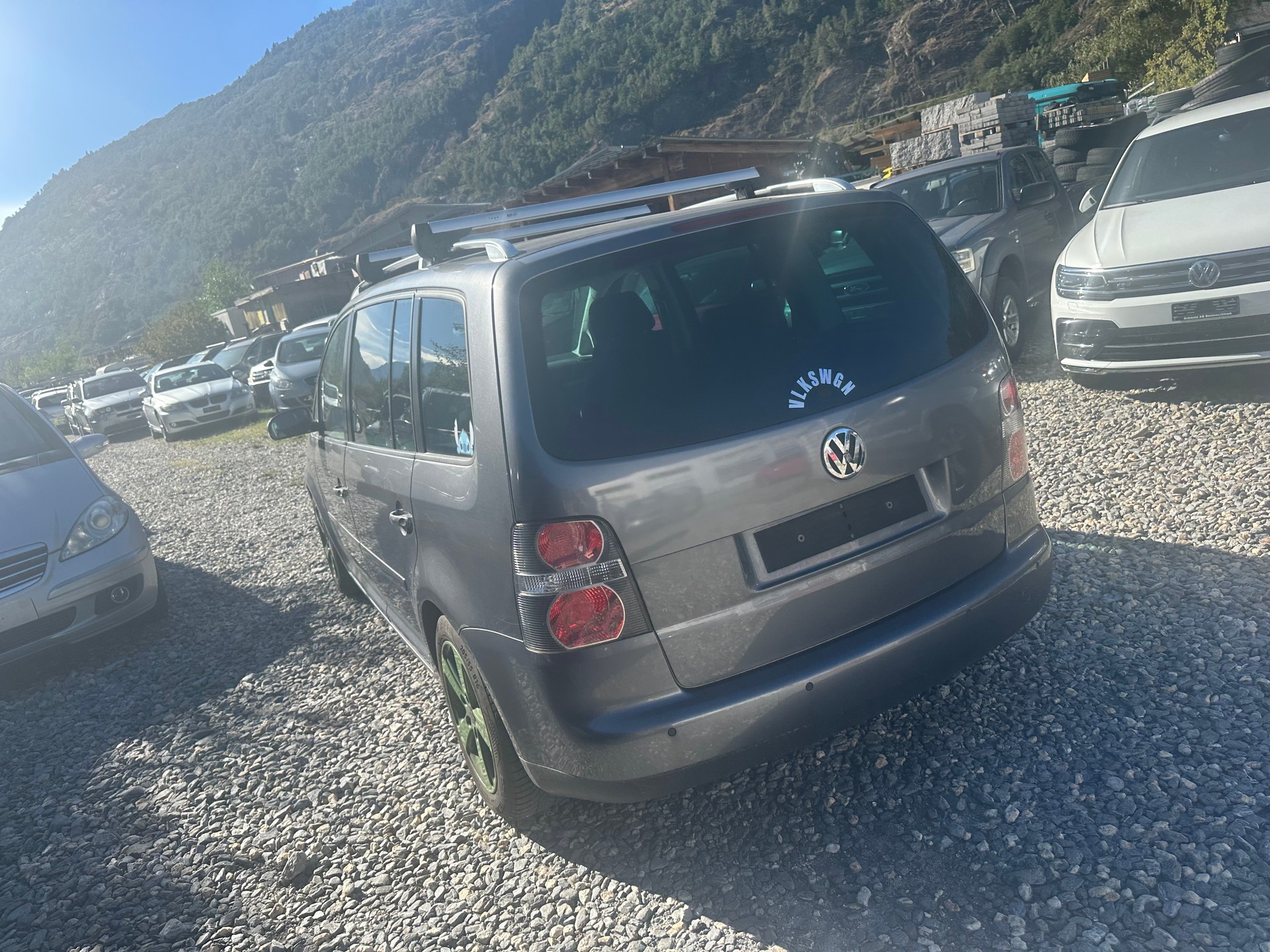 VW Touran 2.0 TDI Trendline-image-5