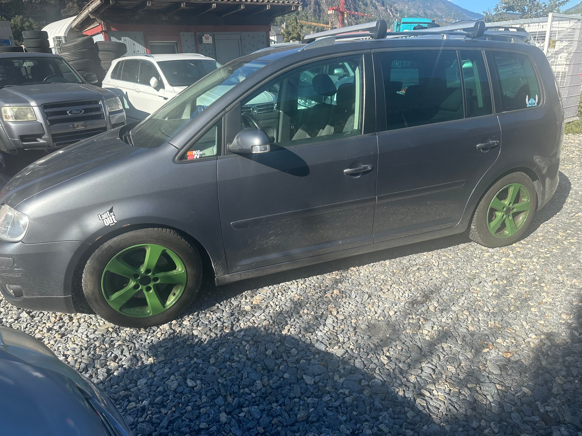 VW Touran 2.0 TDI Trendline-image-6