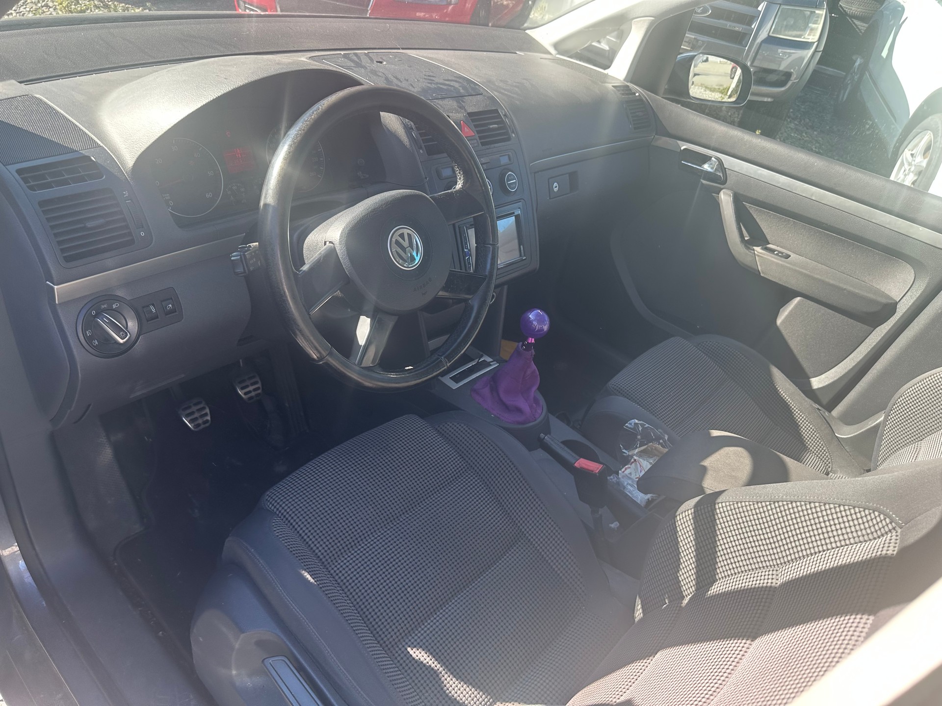 VW Touran 2.0 TDI Trendline-image-7