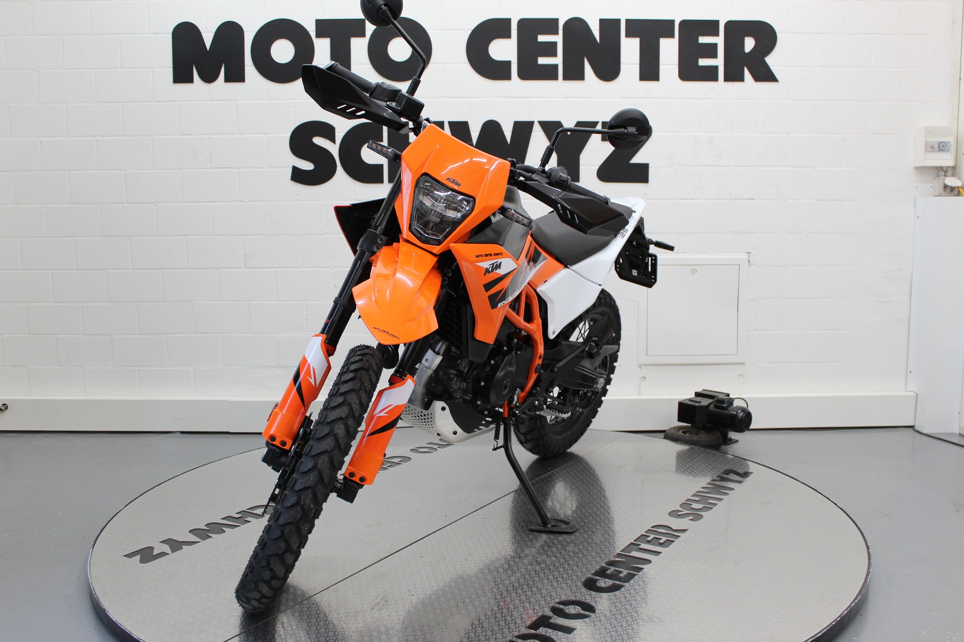 KTM 125 Enduro R-showroom-element-3