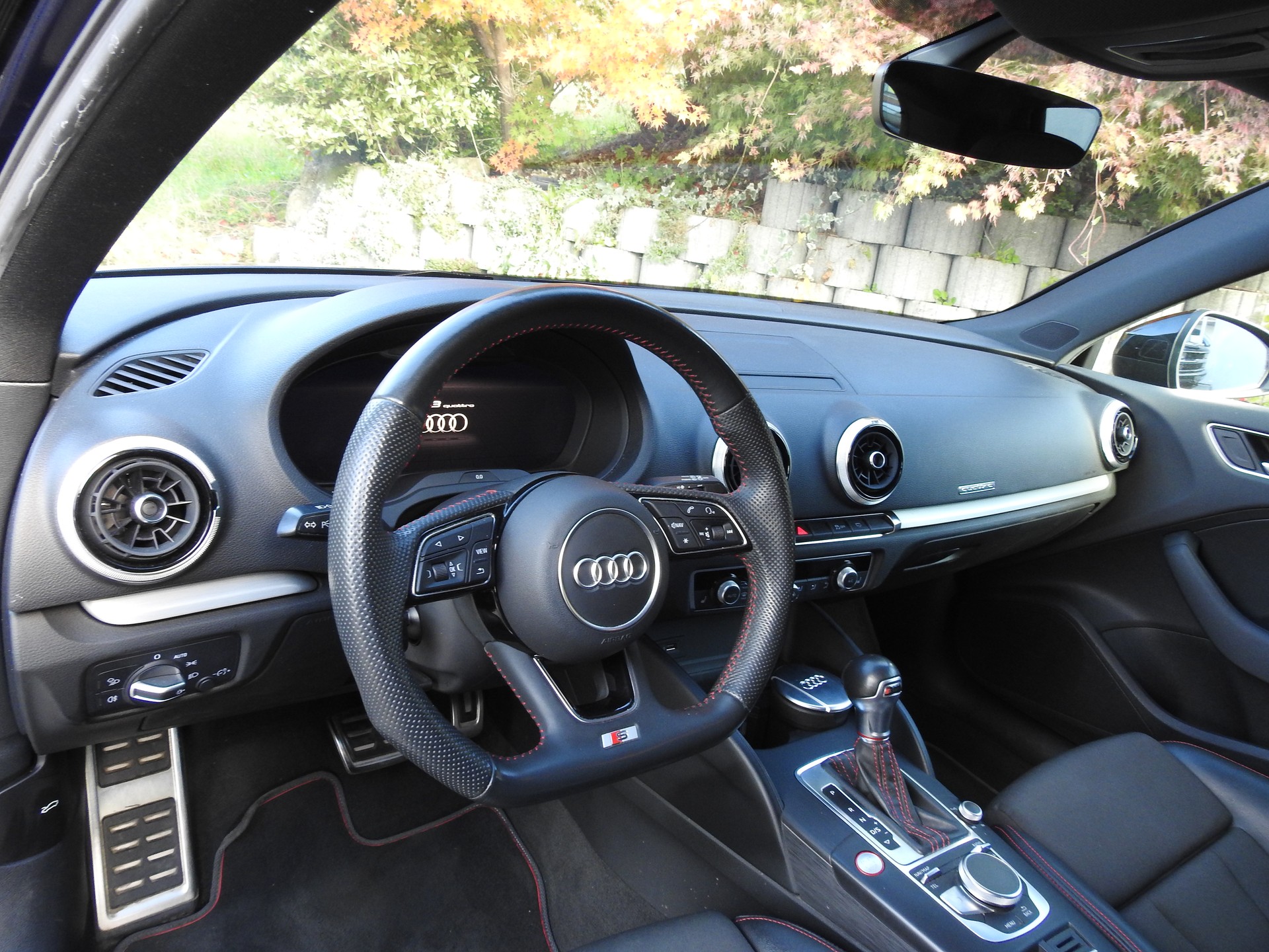 AUDI S3 Sportback 2.0 TFSI quattro S-tronic-image-12