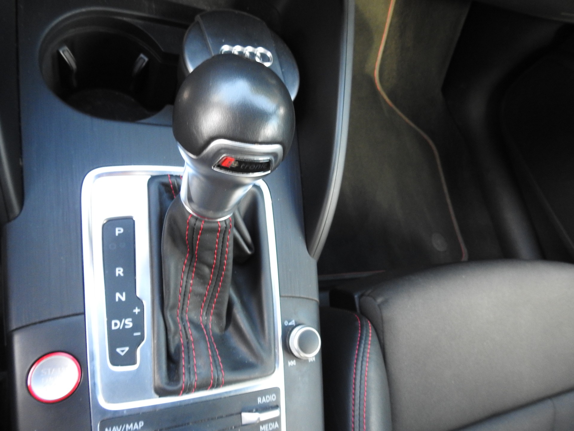 AUDI S3 Sportback 2.0 TFSI quattro S-tronic-image-19