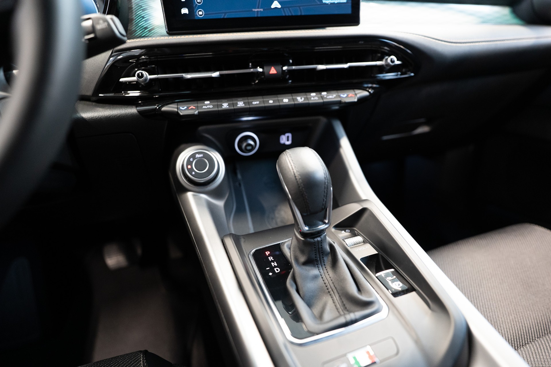 ALFA ROMEO Tonale 1.5 48V Hybrid Speciale / 360°Kamera / Aktiver Spurhalteassistent / Abstandsregler-image-21