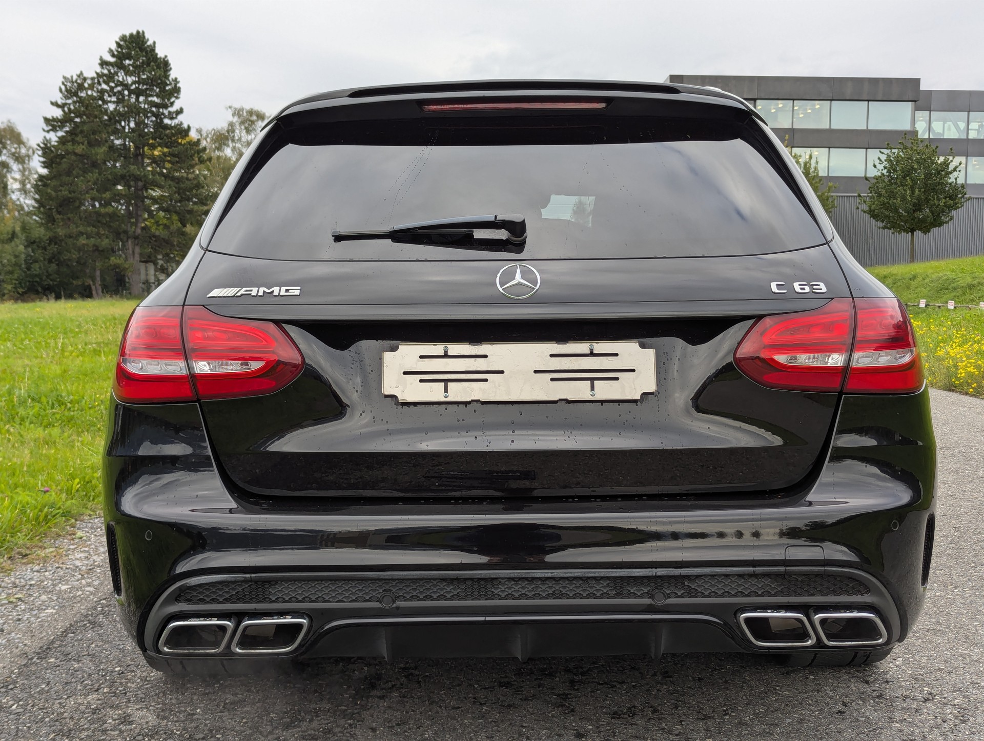 MERCEDES-BENZ C 63 AMG-image-5