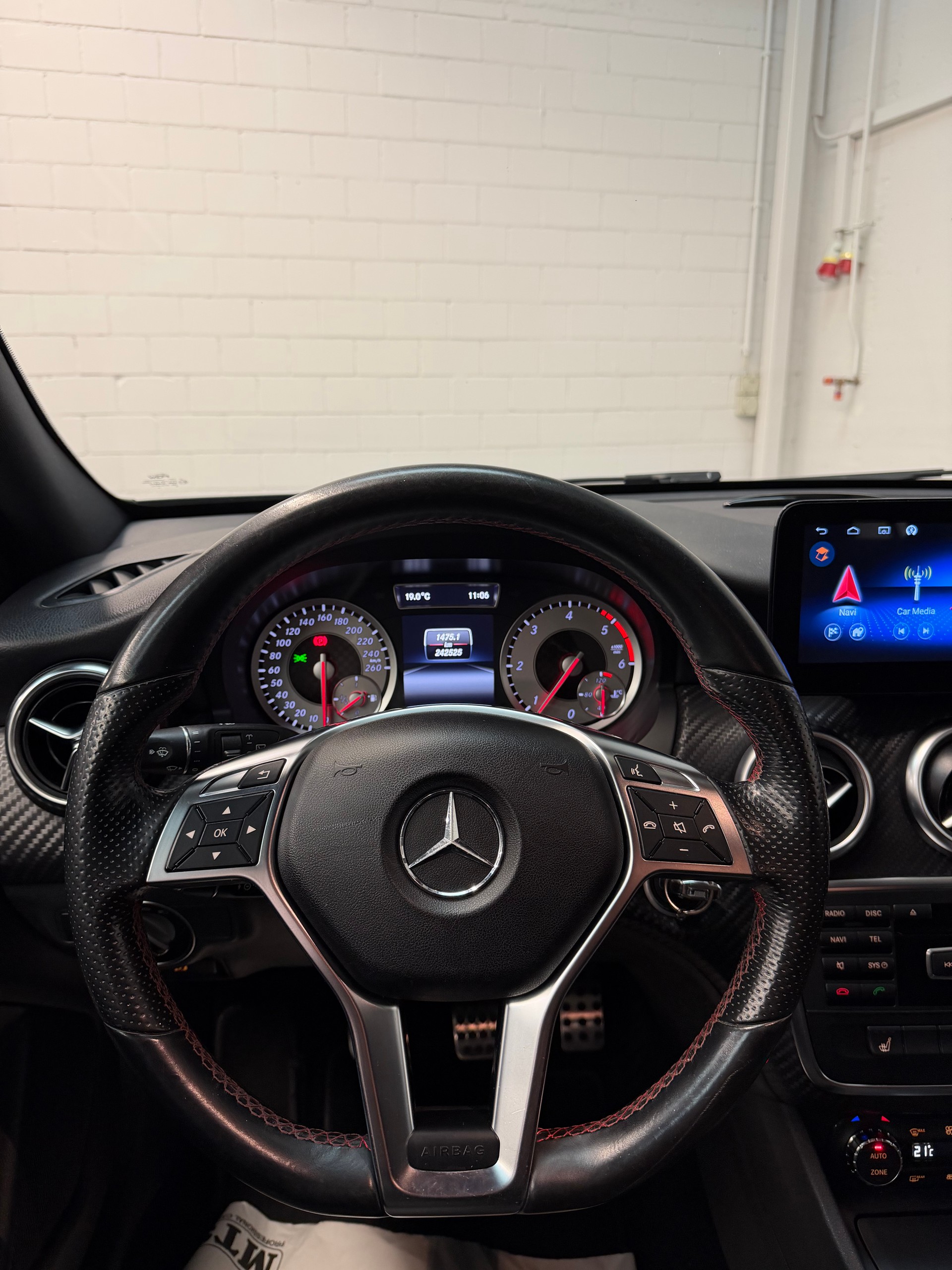 MERCEDES-BENZ A 200 CDI ( A45 AMG Bodykit ) AMG Line Ab MFK & ab Service 8-fach bereift-image-12