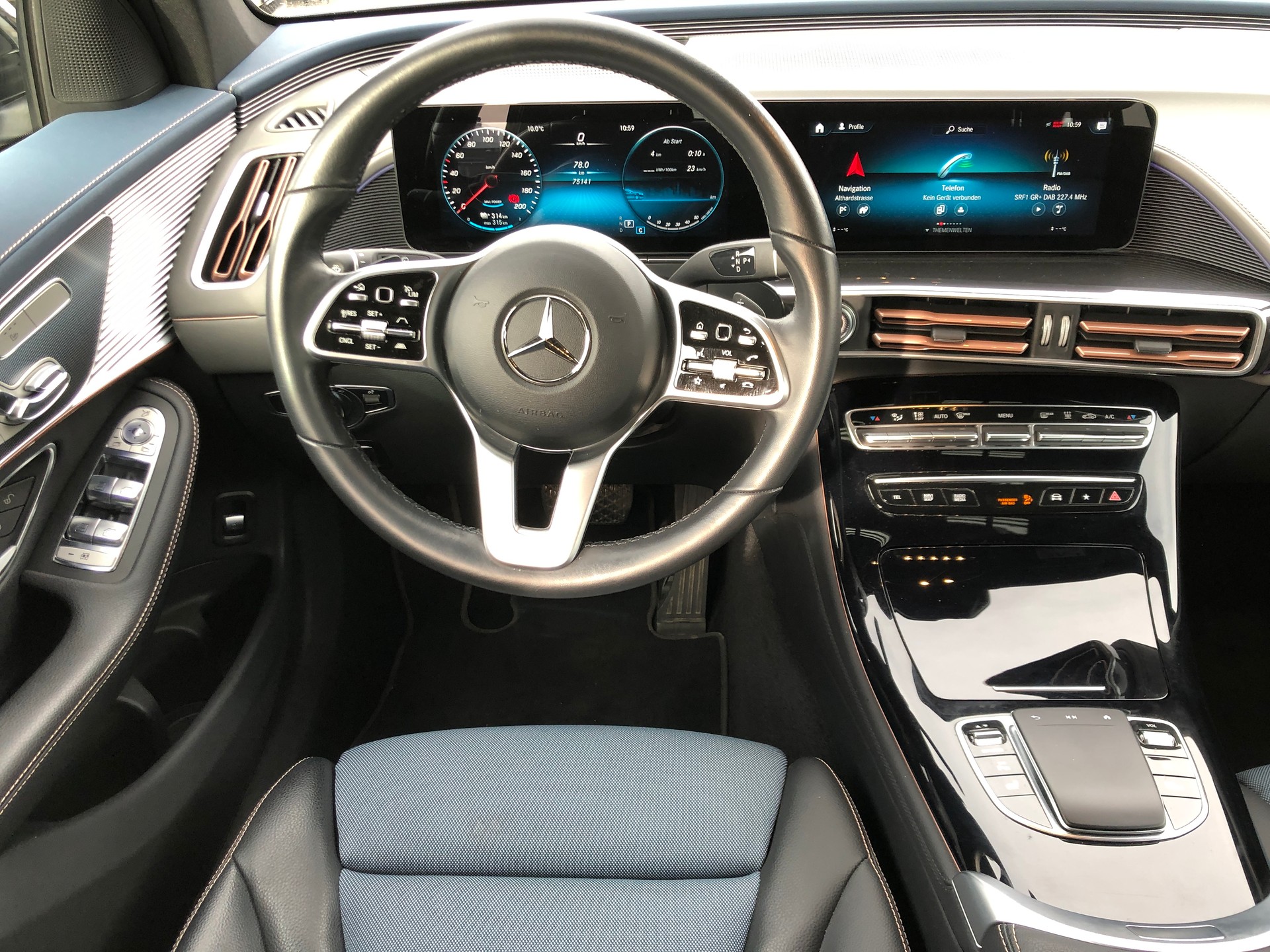 MERCEDES-BENZ EQC 400 4Matic EQ Star-image-12