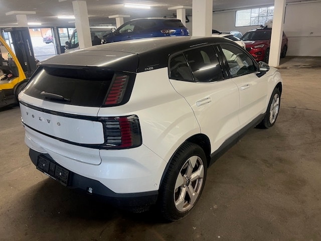 VOLVO EX30 E60 69kWh Twin Ultra-image-8