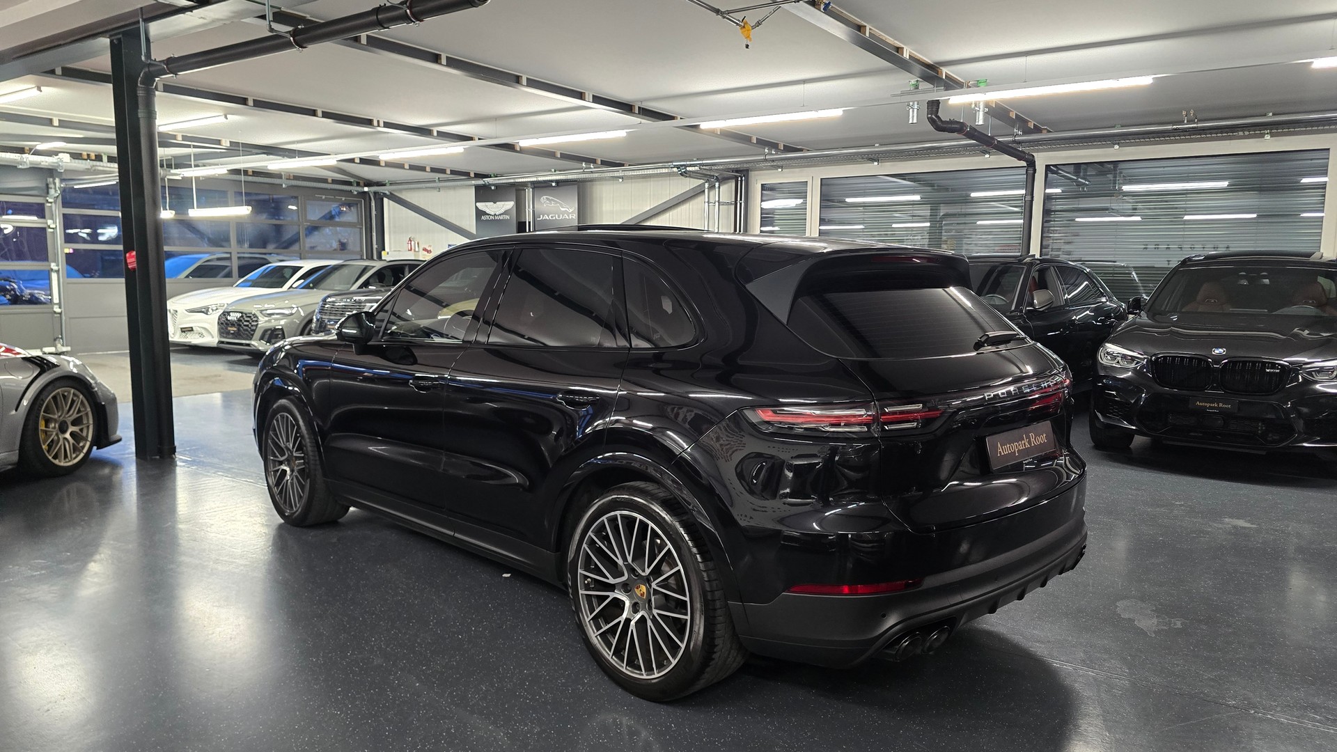 PORSCHE Cayenne S-image-5