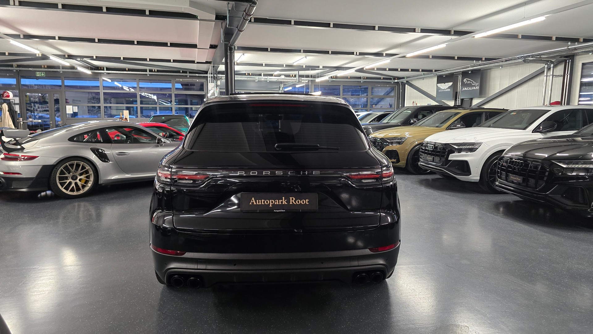 PORSCHE Cayenne S-image-8