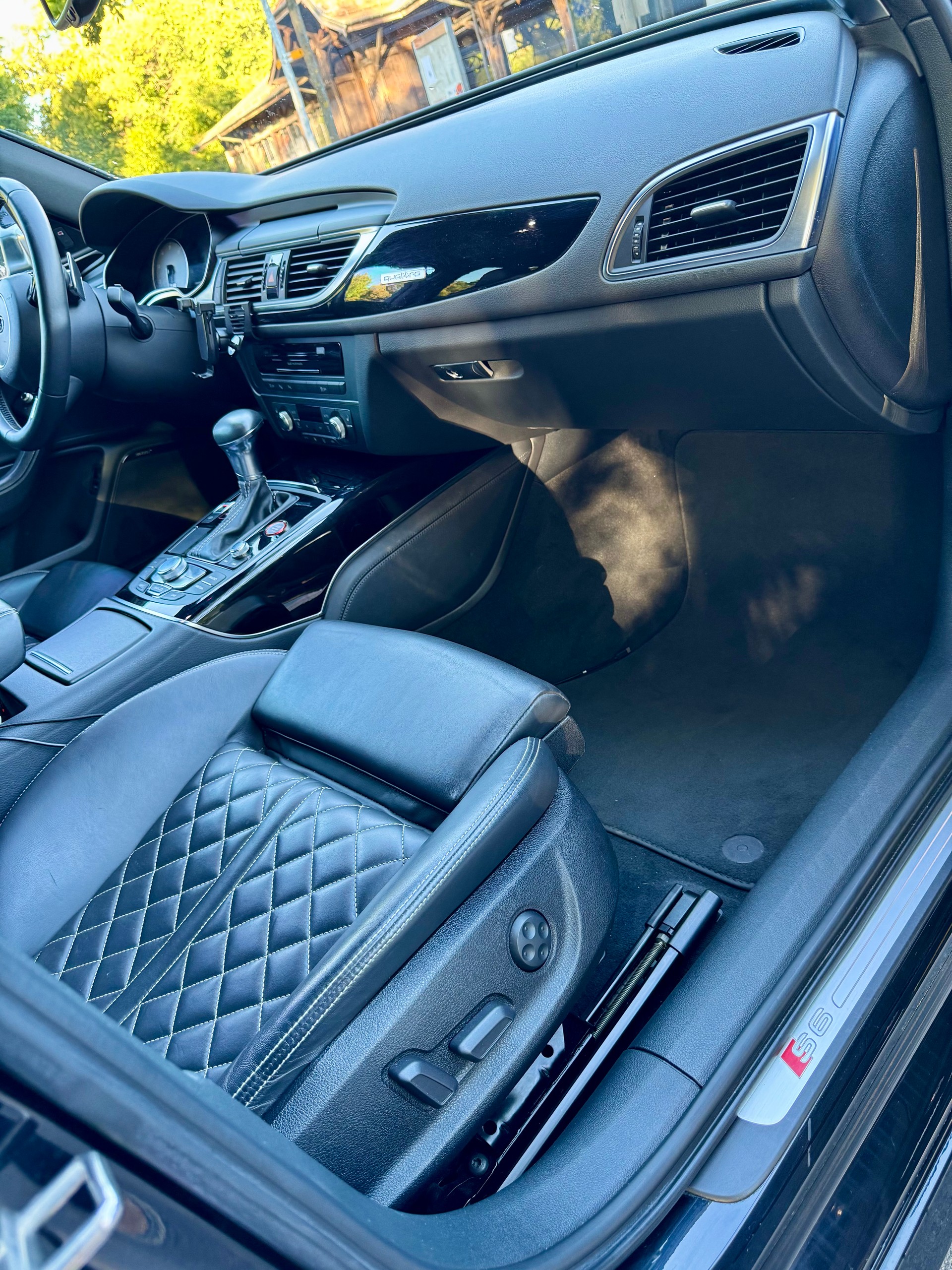 AUDI S6 Avant 4.0 TFSI V8 quattro S-tronic-image-7