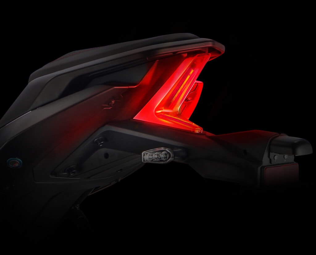 QJ SRK 800 Dark-Edition-showroom-element-3