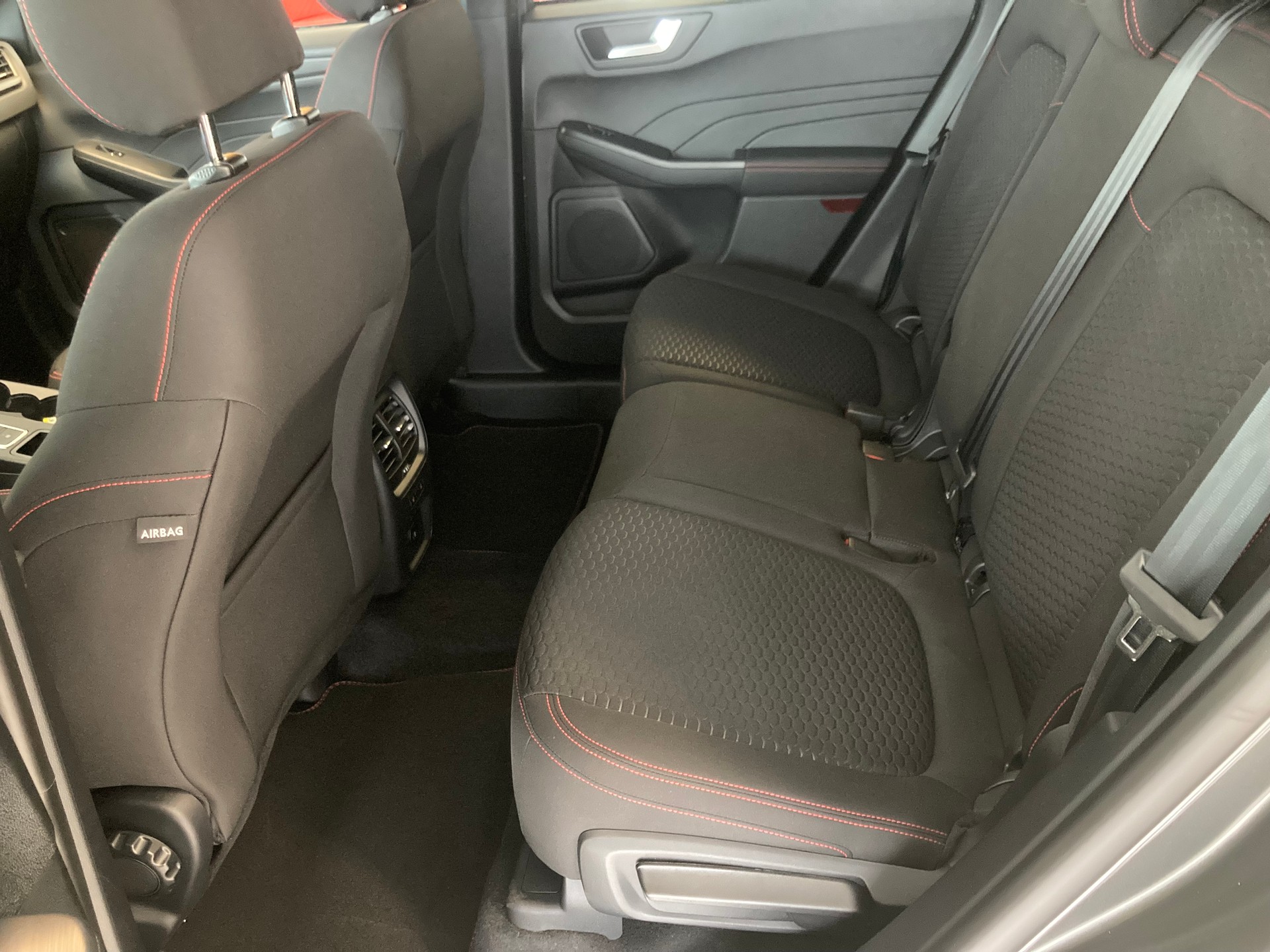 FORD Kuga 2.5 FHEV ST-Line 4WD-image-10