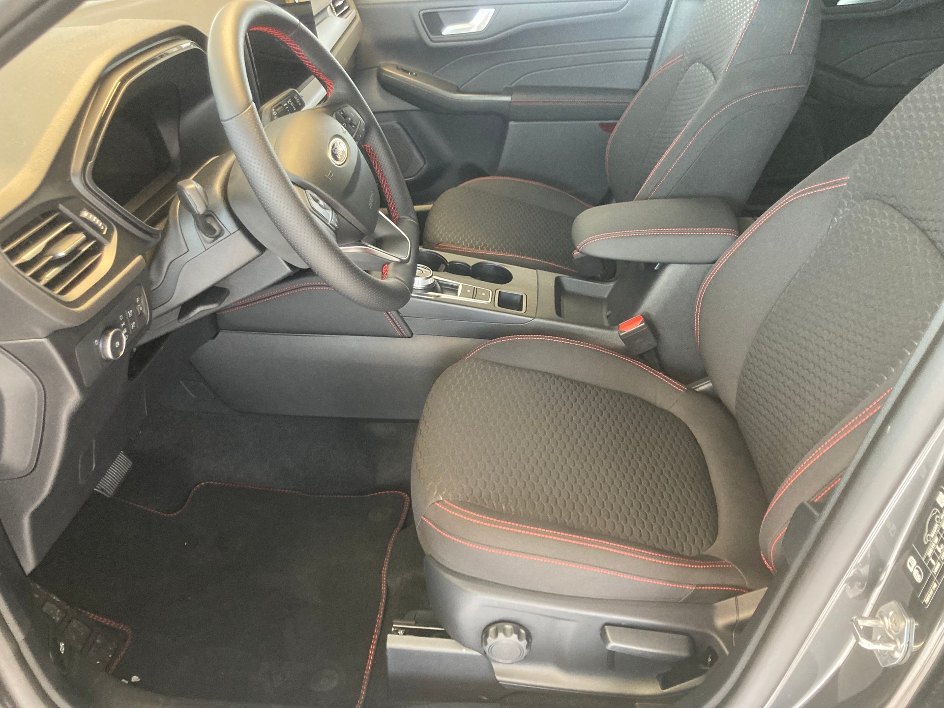 FORD Kuga 2.5 FHEV ST-Line 4WD-image-9