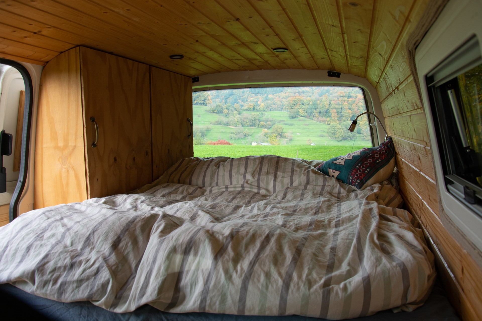 VW T5 1.9 TDI PD Champion-image-2