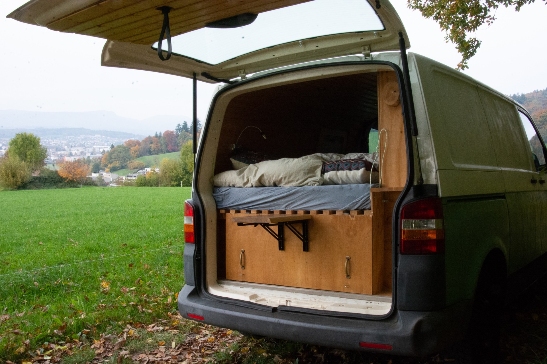 VW T5 1.9 TDI PD Champion-image-3