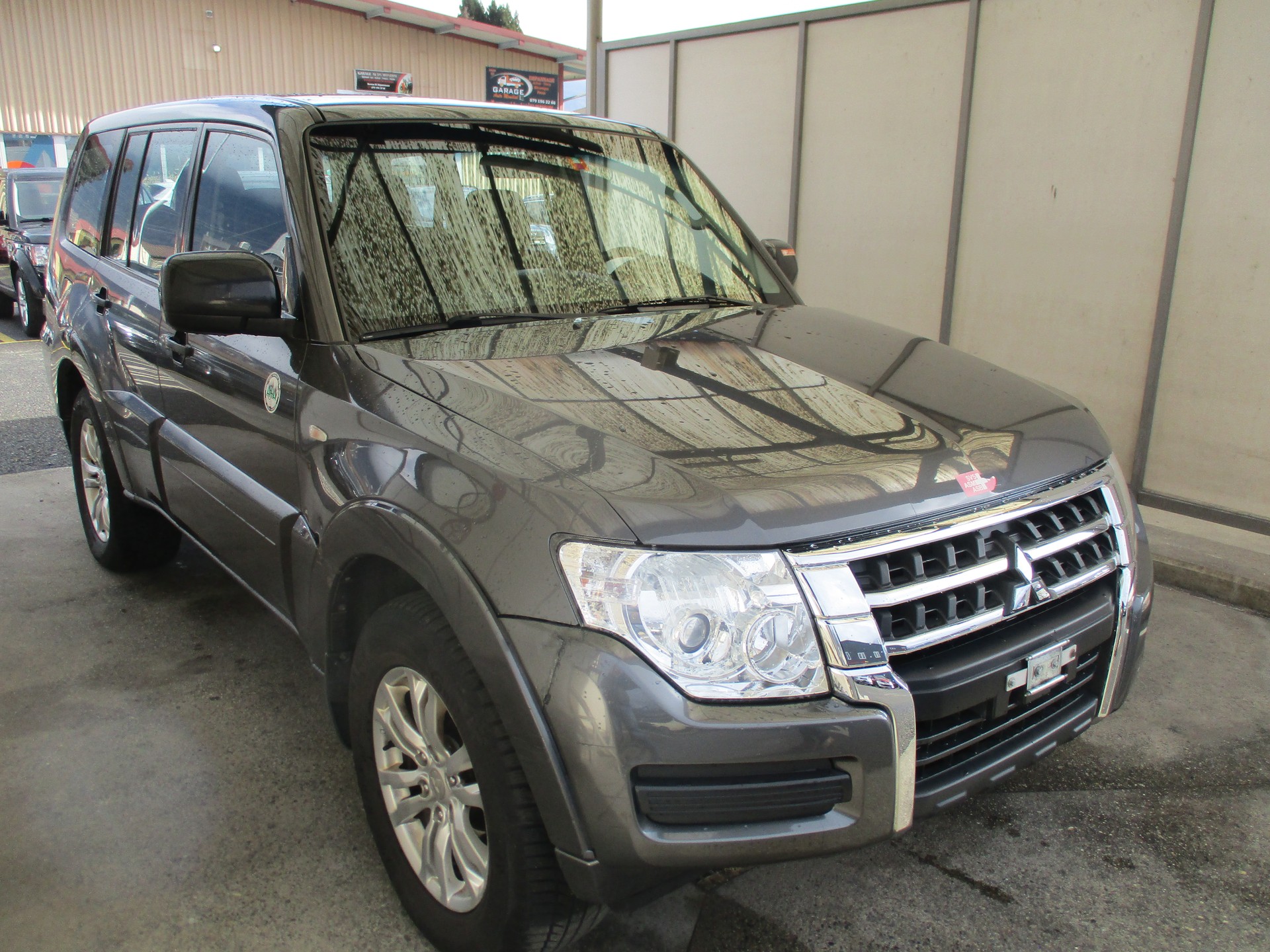MITSUBISHI Pajero 3.2 DI-D Diamond Automatic-image-0