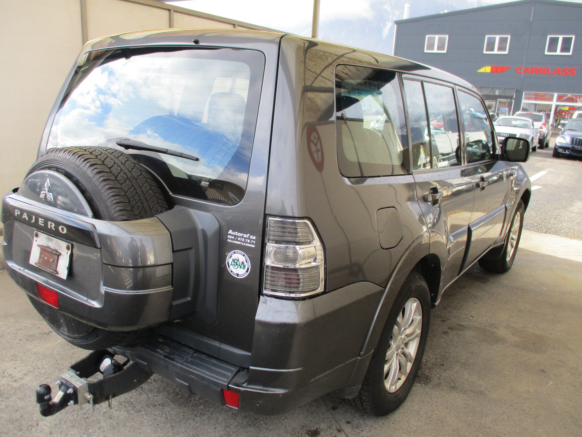 MITSUBISHI Pajero 3.2 DI-D Diamond Automatic-image-3