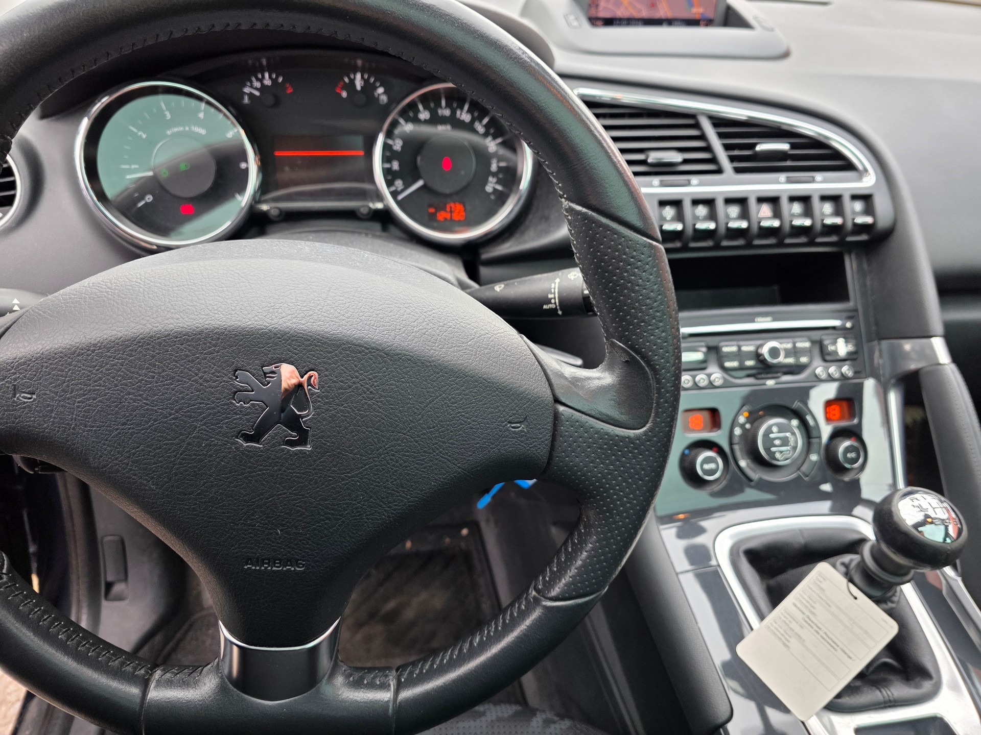 PEUGEOT 3008 1.6 16V T Sport Pack-image-10