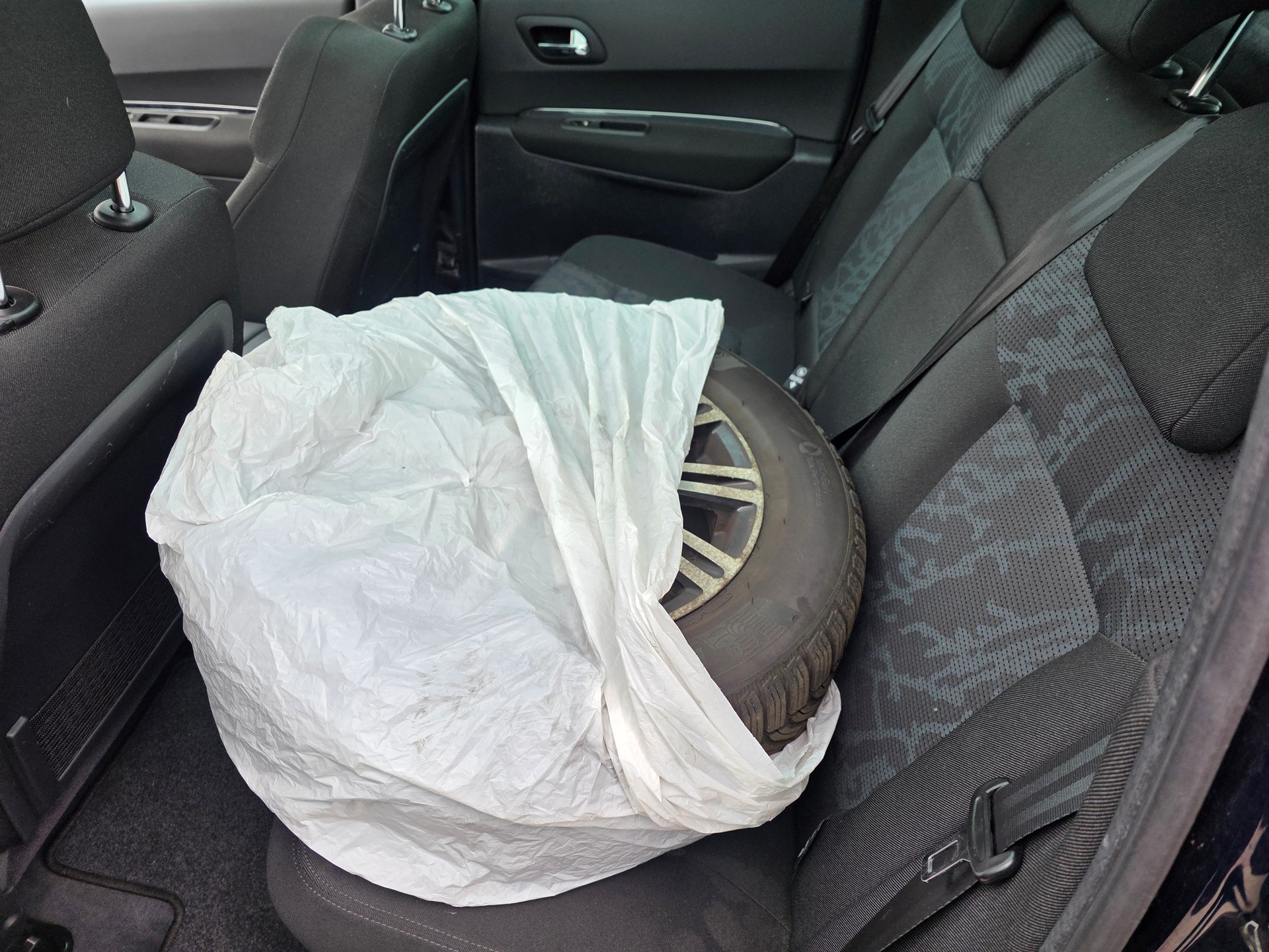 PEUGEOT 3008 1.6 16V T Sport Pack-image-13