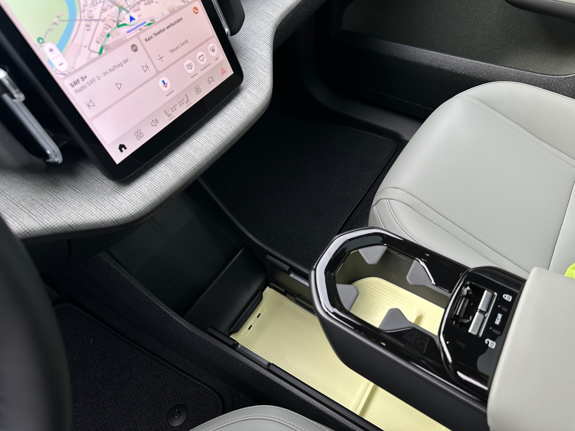 VOLVO EX30 E60 69kWh Twin Ultra Performance-image-19