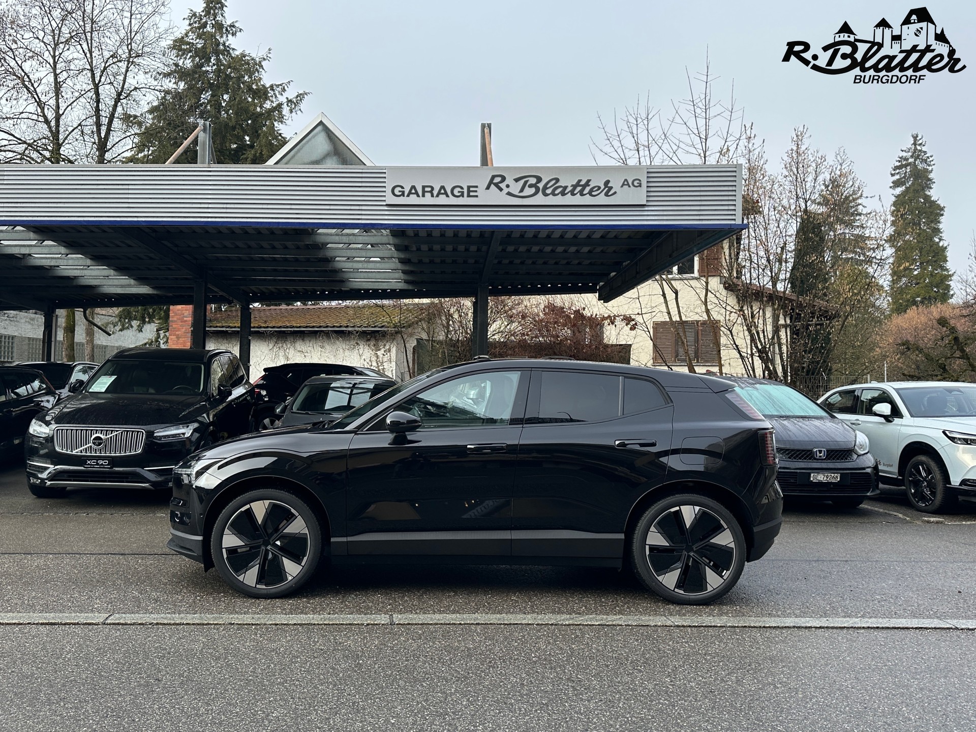 VOLVO EX30 E60 69kWh Twin Ultra Performance-image-2