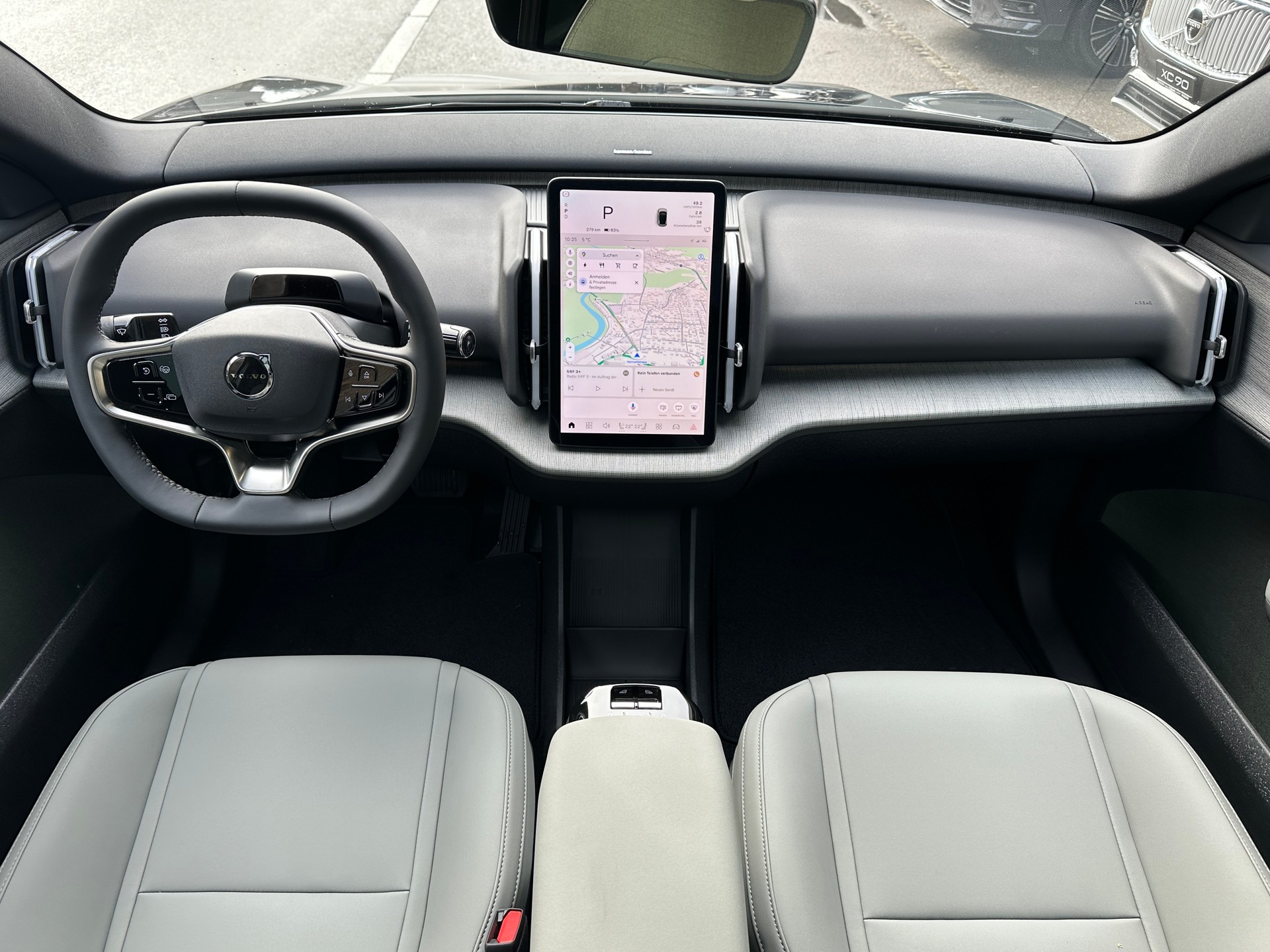 VOLVO EX30 E60 69kWh Twin Ultra Performance-image-6