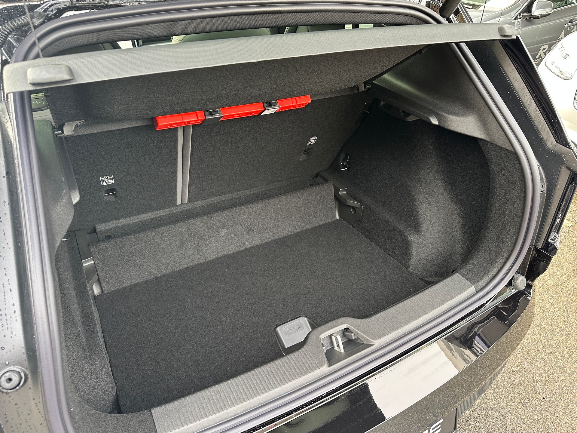 VOLVO EX30 E60 69kWh Twin Ultra Performance-image-16