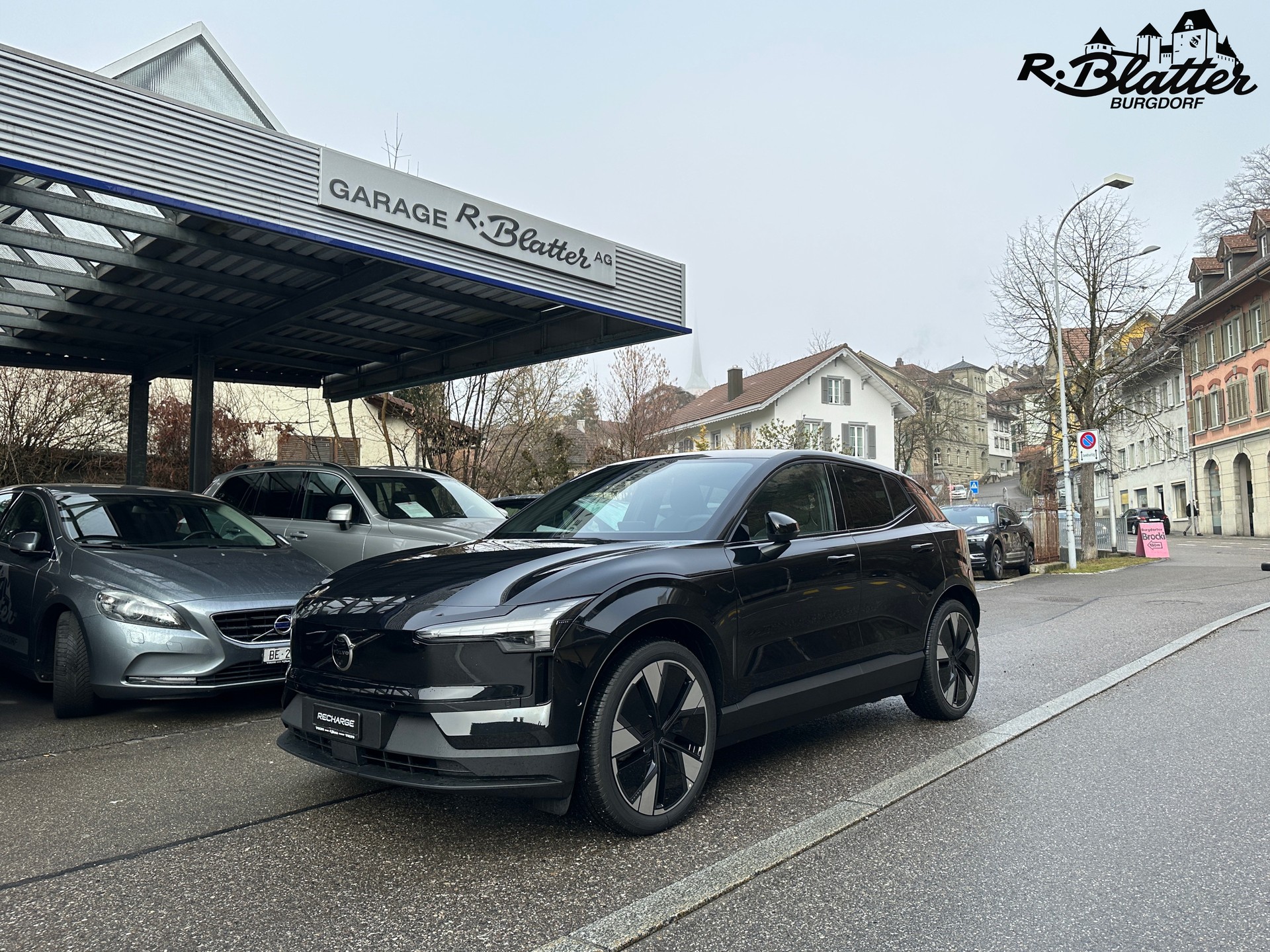 VOLVO EX30 E60 69kWh Twin Ultra Performance-image-0