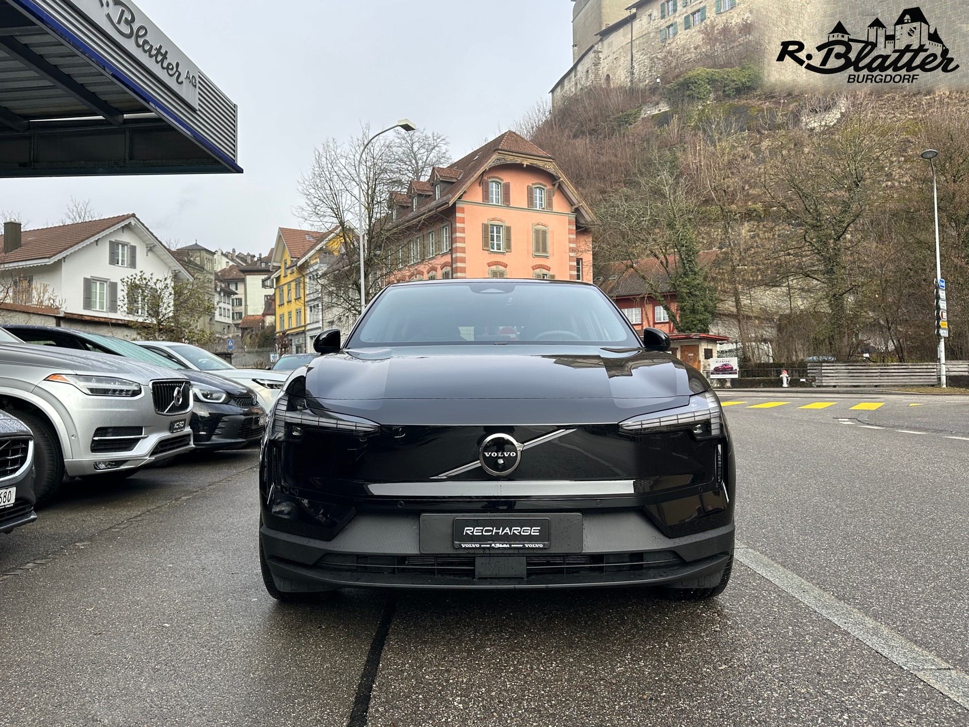 VOLVO EX30 E60 69kWh Twin Ultra Performance-image-1