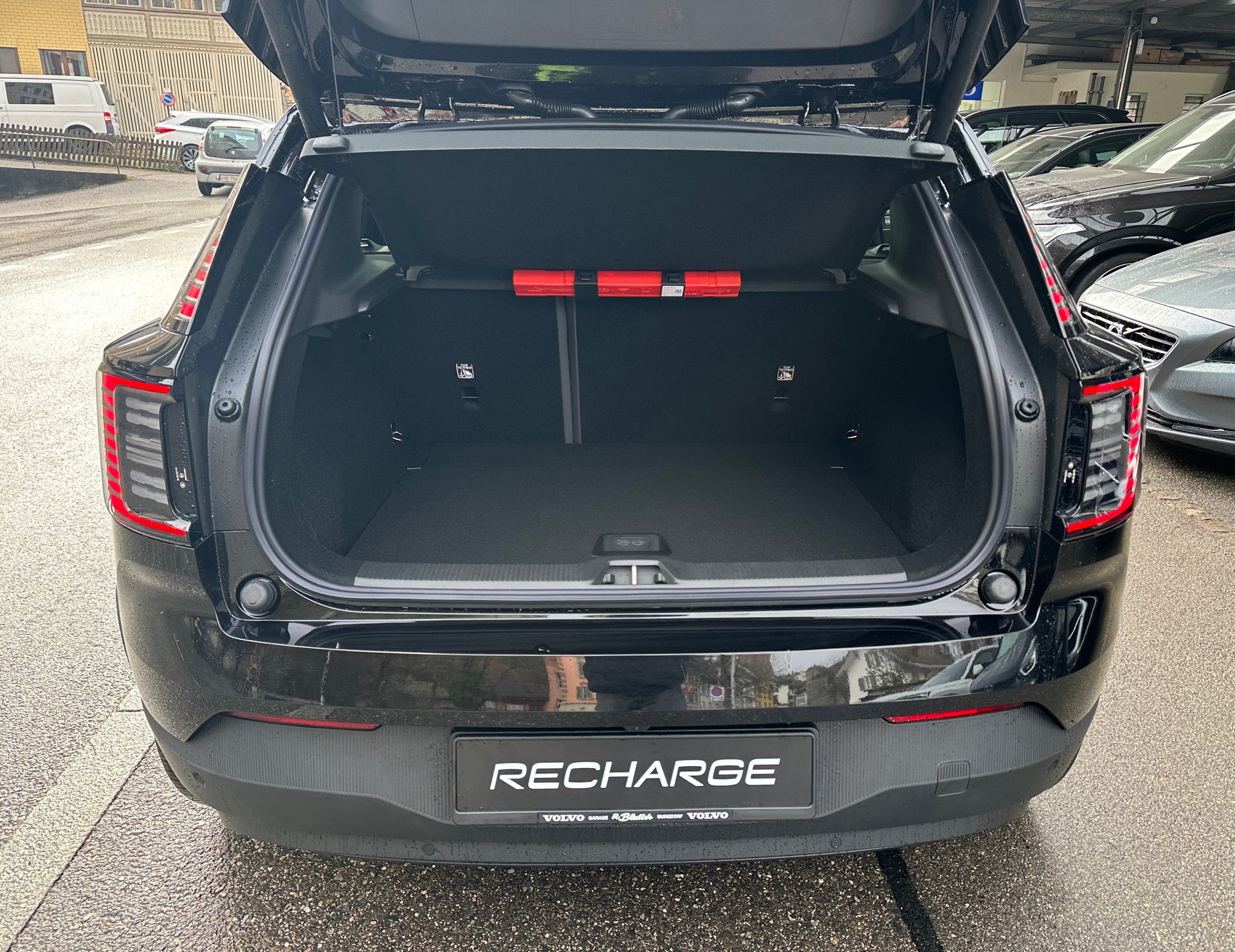 VOLVO EX30 E60 69kWh Twin Ultra Performance-image-14