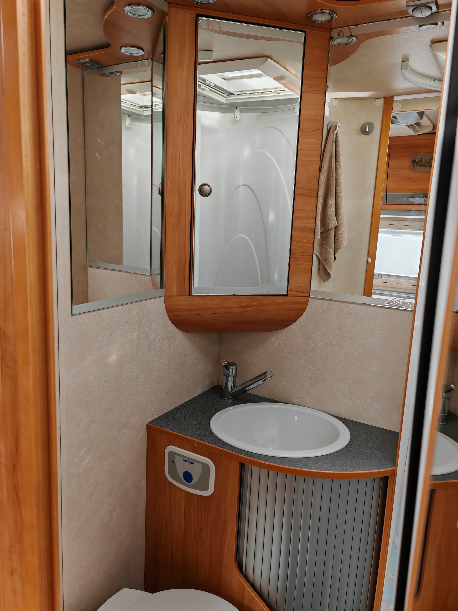 ADRIA S 670 SL-image-5