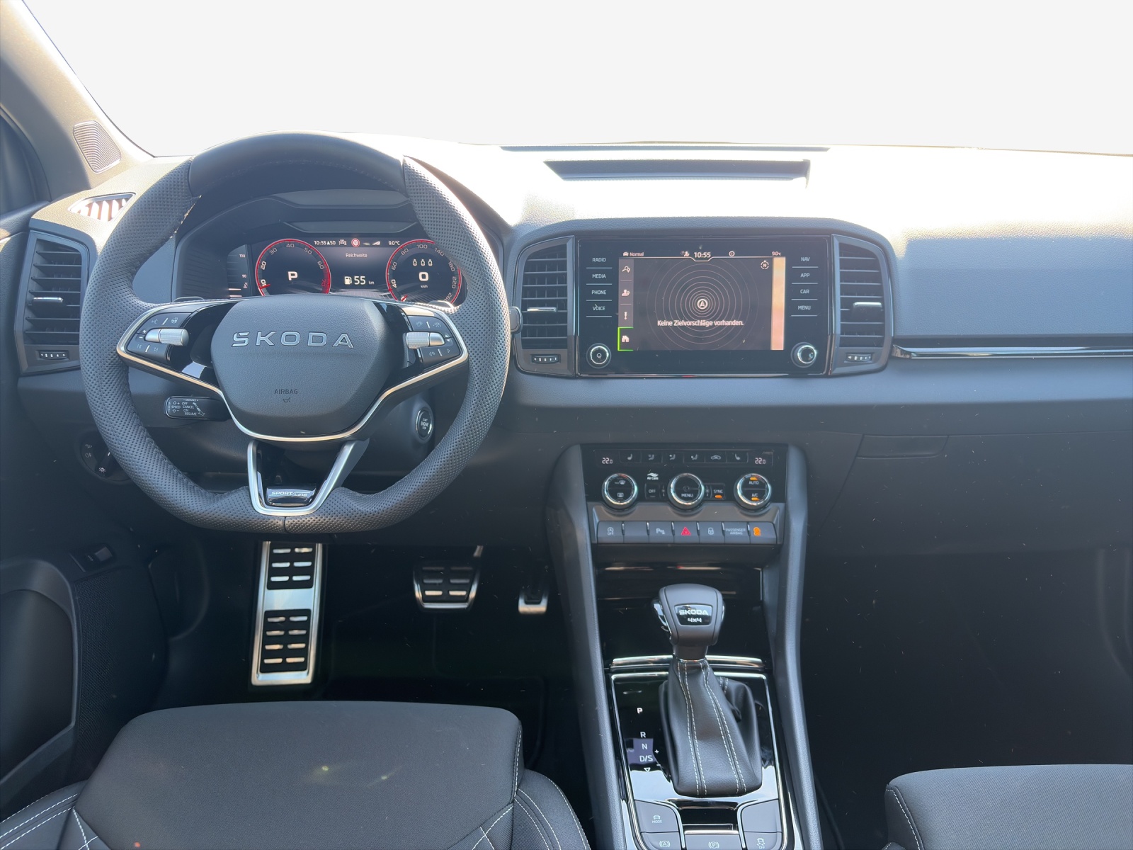 SKODA Karoq Dynamic Limited Edition-image-8