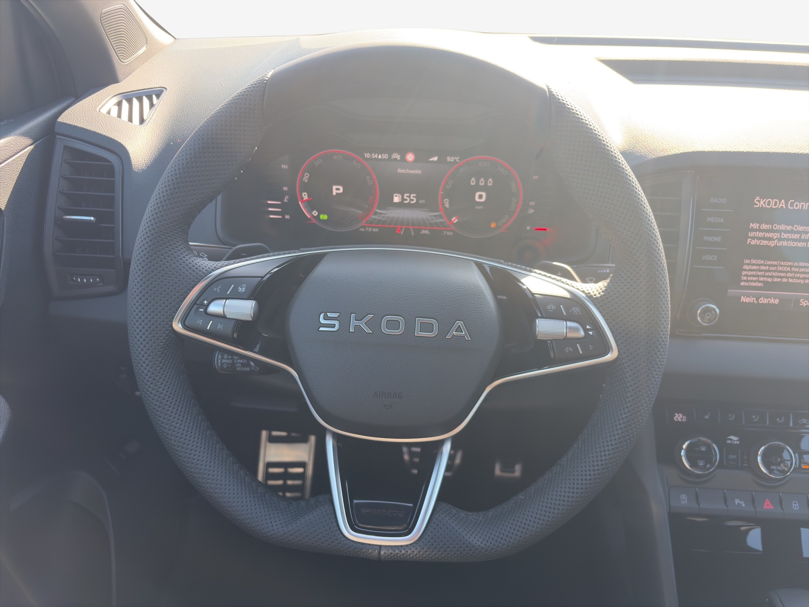 SKODA Karoq 2.0 TSI SportLine 4x4 DSG-image-9