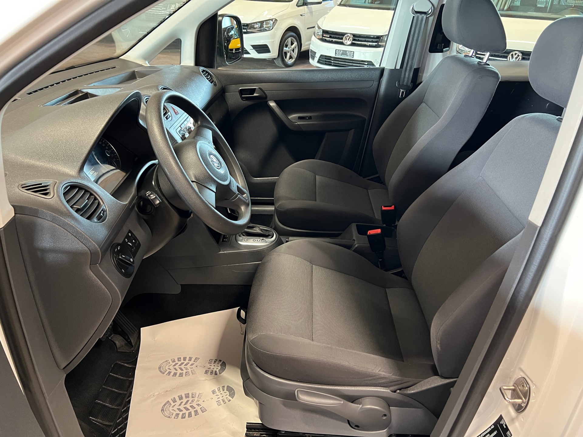 VW Caddy 1.6 TDI BlueMotion Technology DSG-image-8