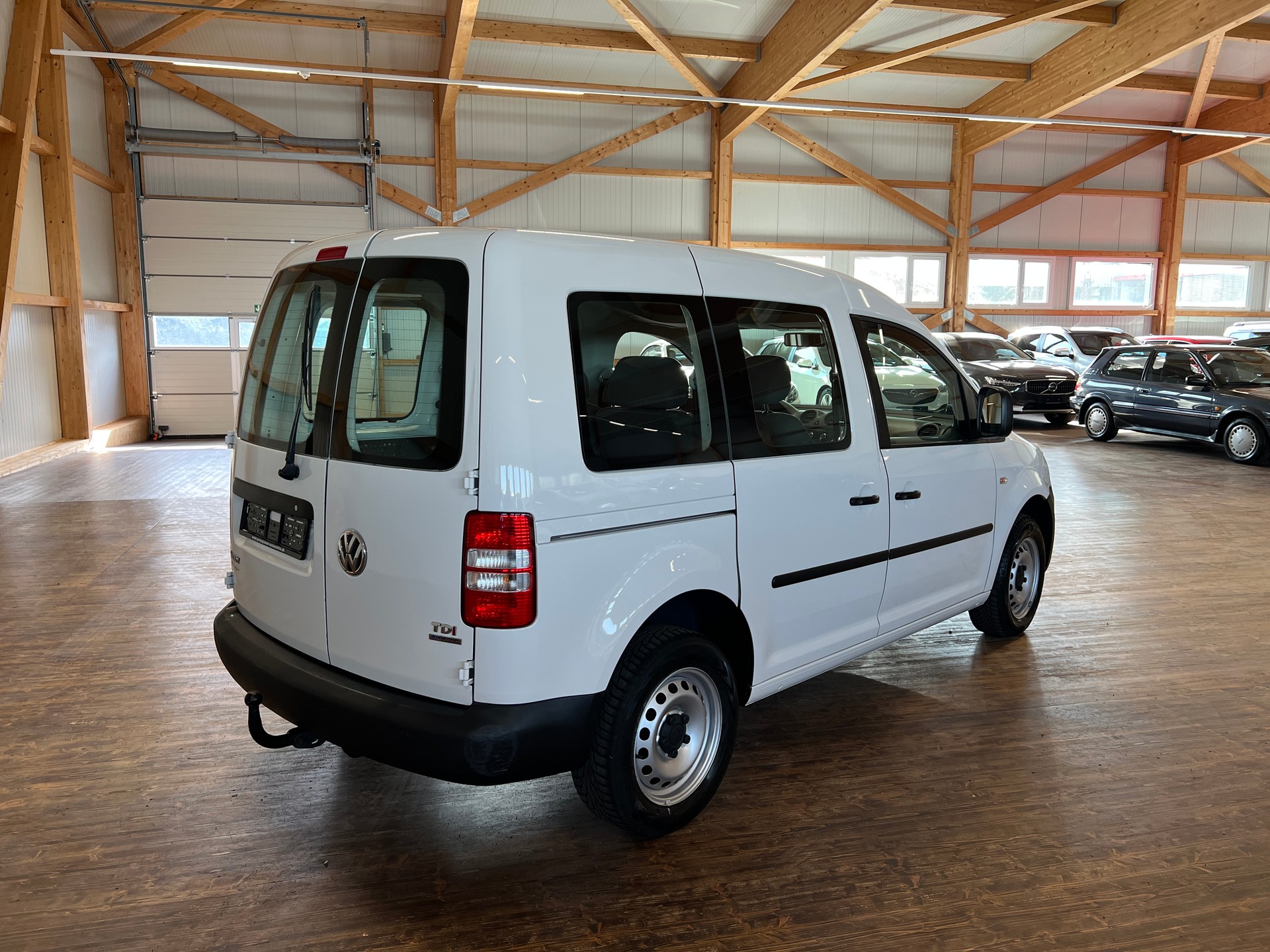 VW Caddy 1.6 TDI BlueMotion Technology DSG-image-4