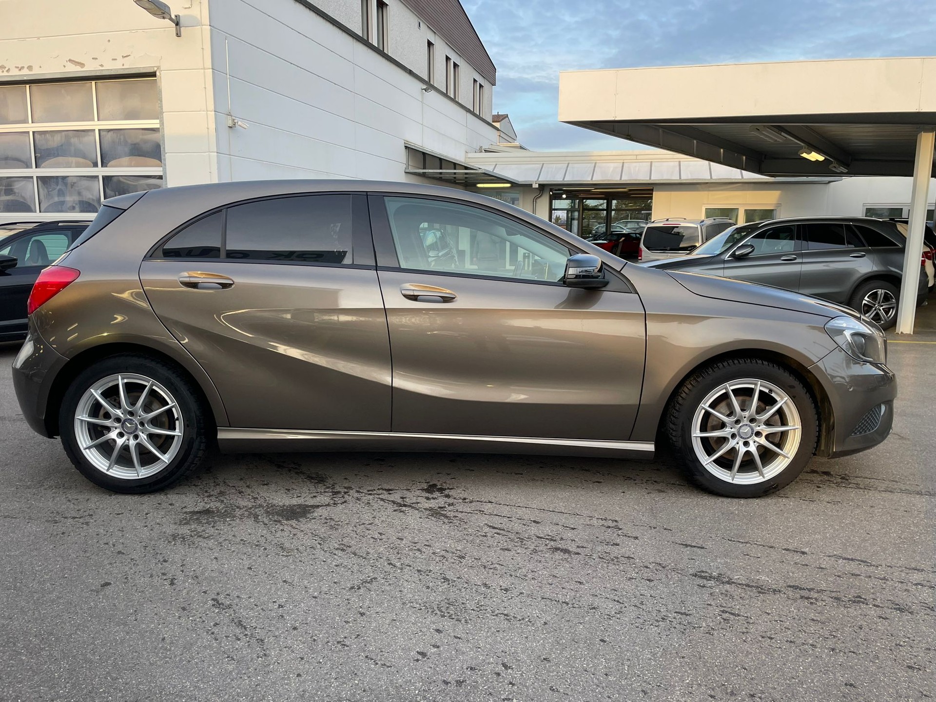 MERCEDES-BENZ A 180 Style-image-3