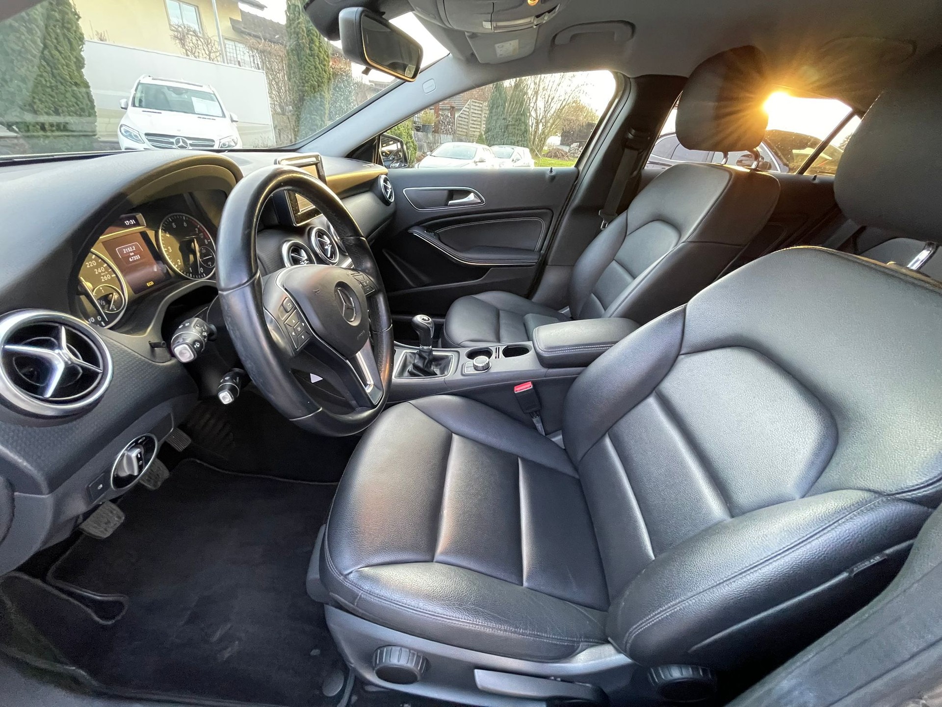 MERCEDES-BENZ A 180 Style-image-9