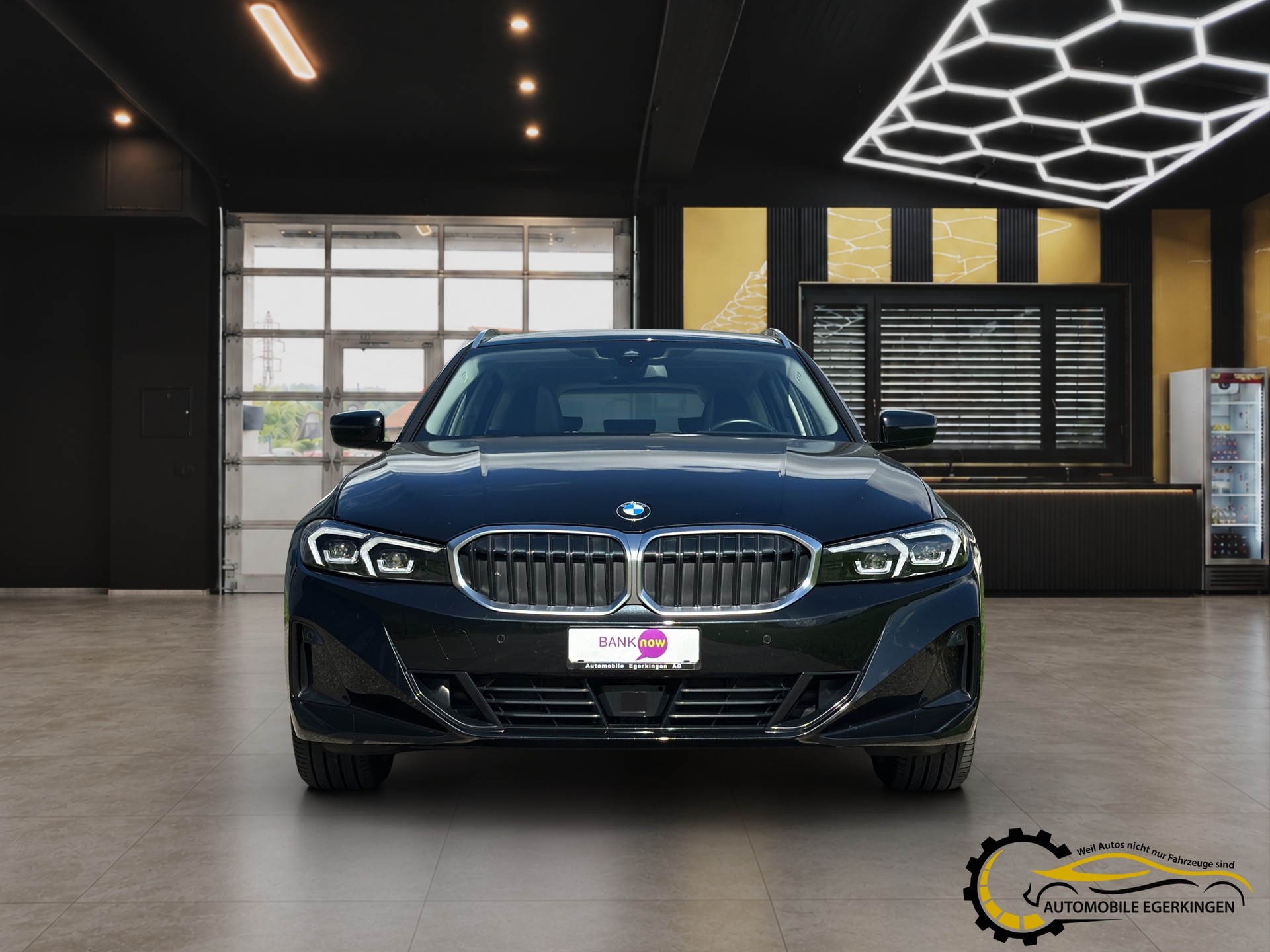 BMW 320d xDrive 48V Touring Steptronic-image-1