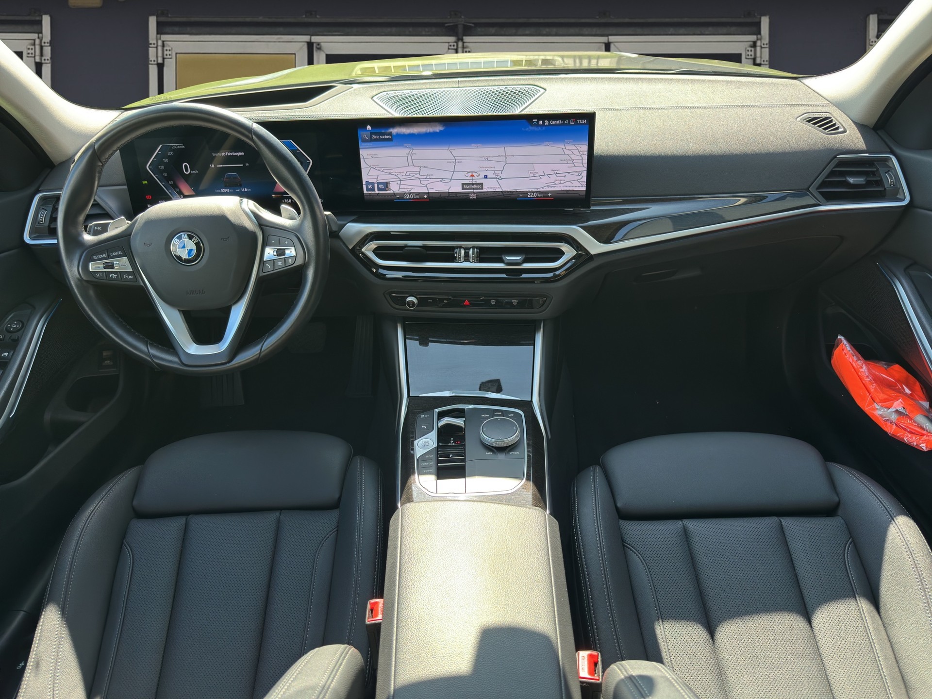 BMW 320d xDrive 48V Touring Steptronic-image-10