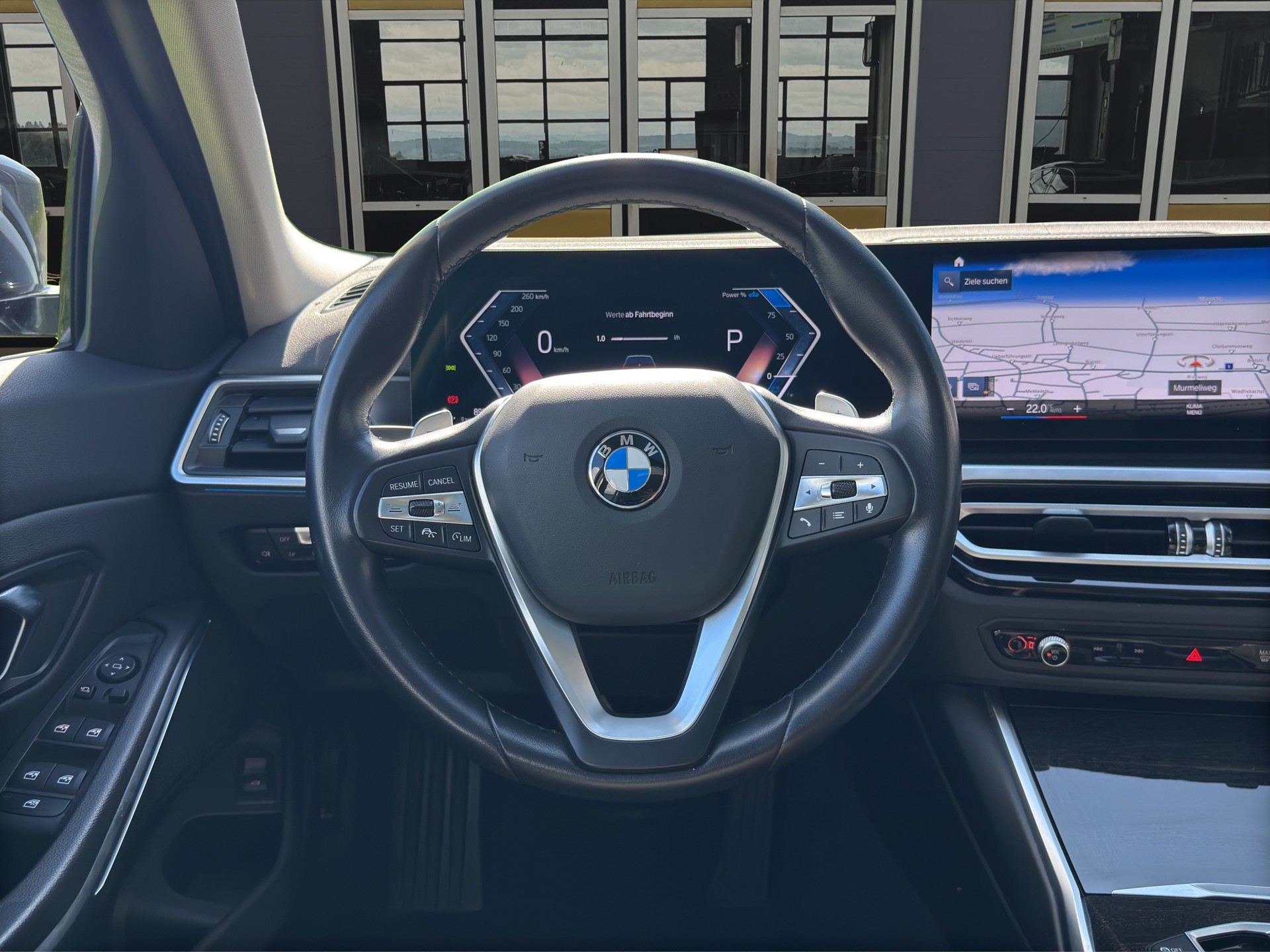 BMW 320d xDrive 48V Touring Steptronic-image-11