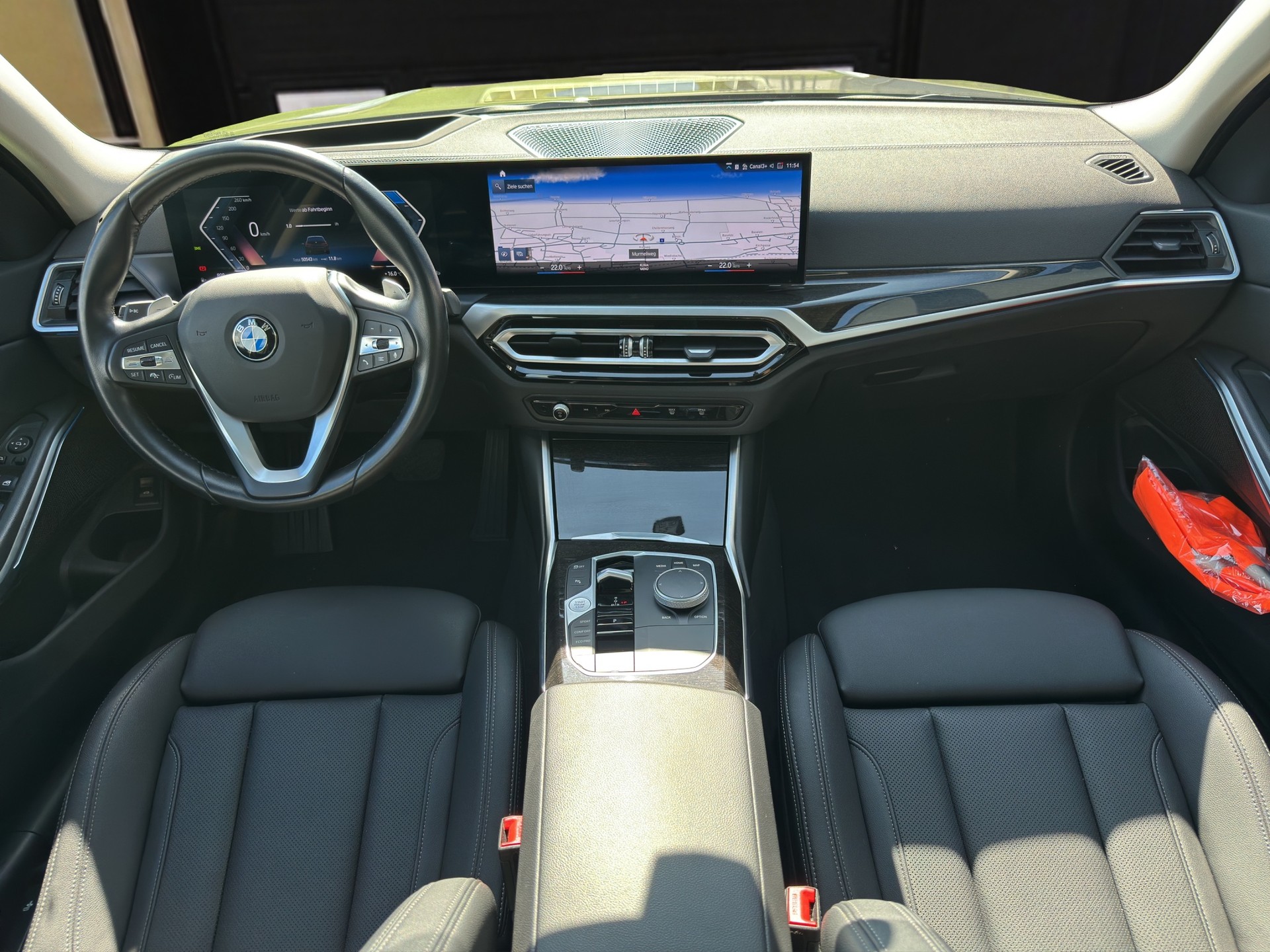 BMW 320d xDrive 48V Touring Steptronic-image-10
