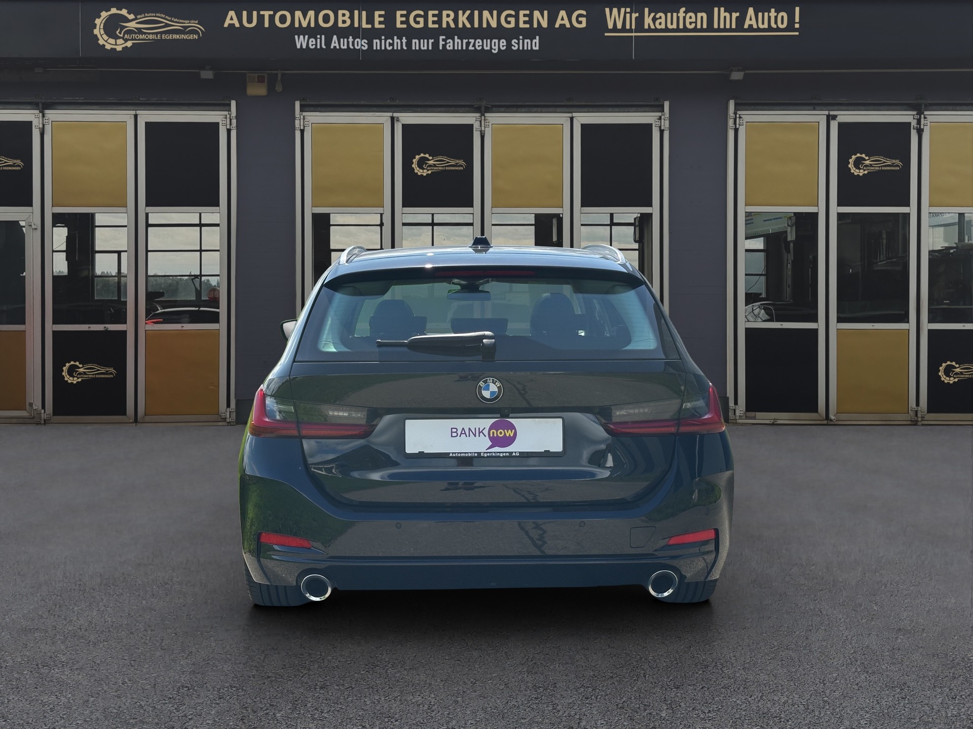 BMW 320d xDrive 48V Touring Steptronic-image-5